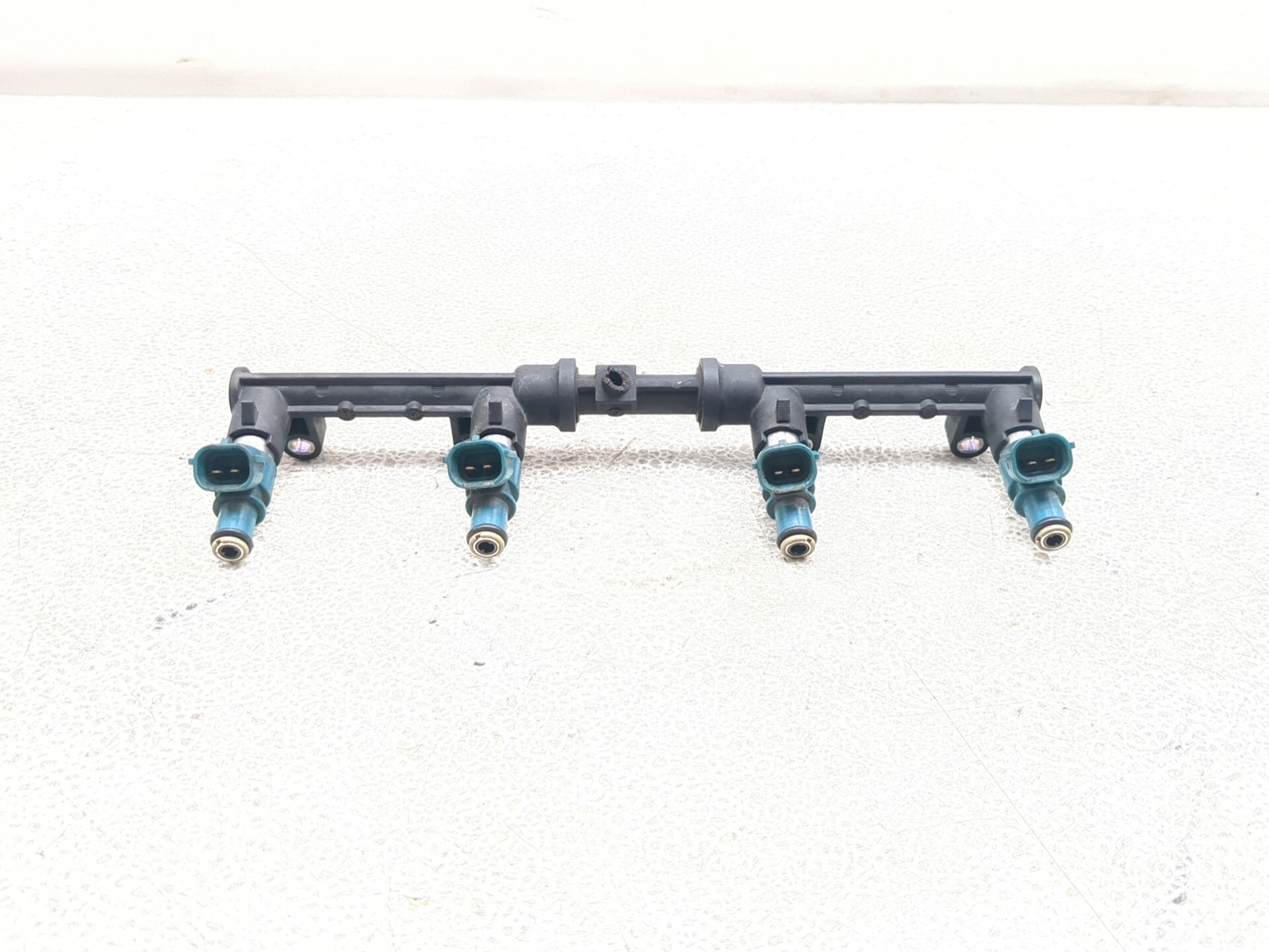 08-16 Honda CB1000R Fuel Rail & Fuel Injectors 16450-MFA-D02 - Sun