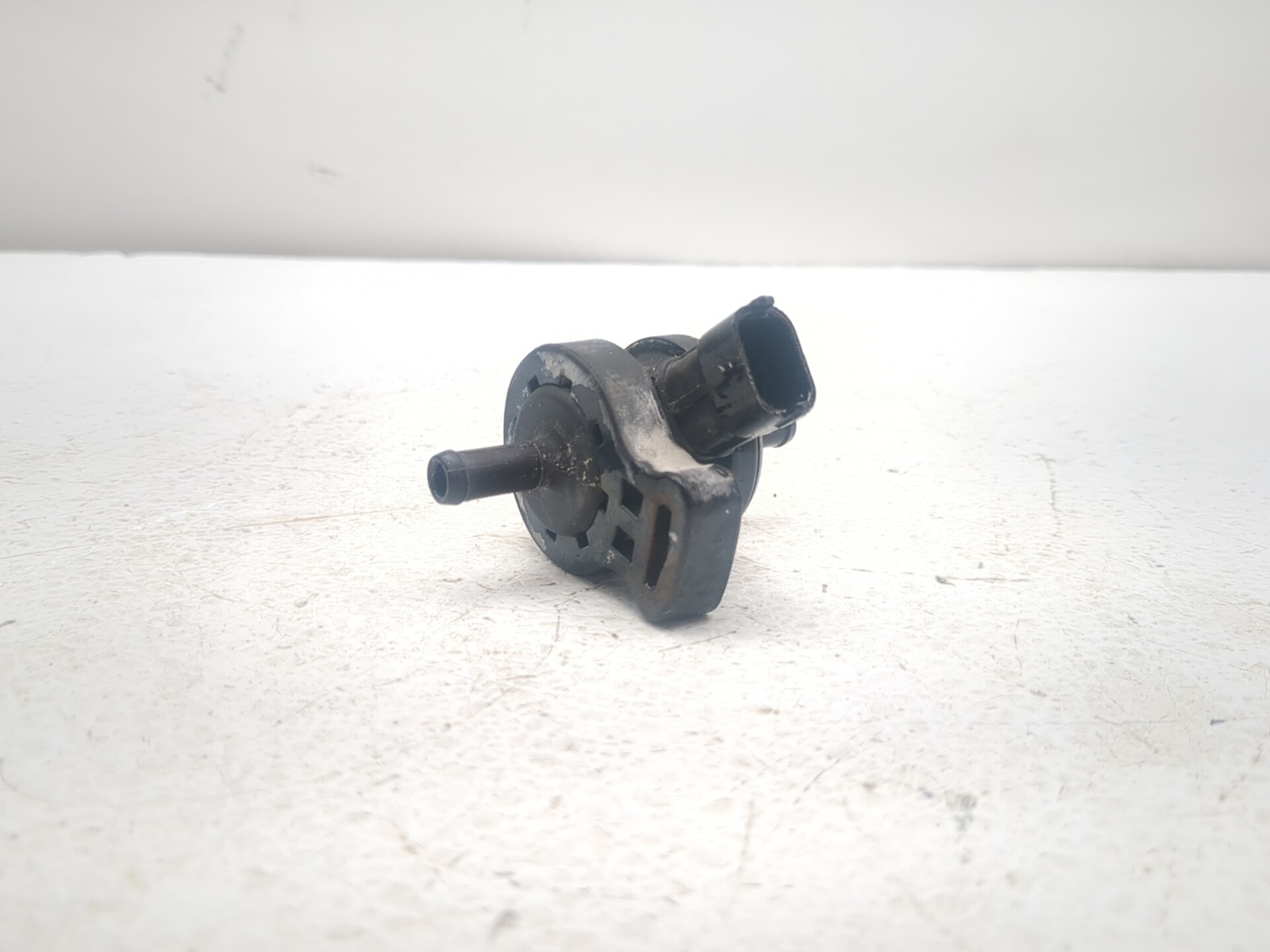 17-20 Ducati Supersport 939 Canister Purge Valve 65540101A