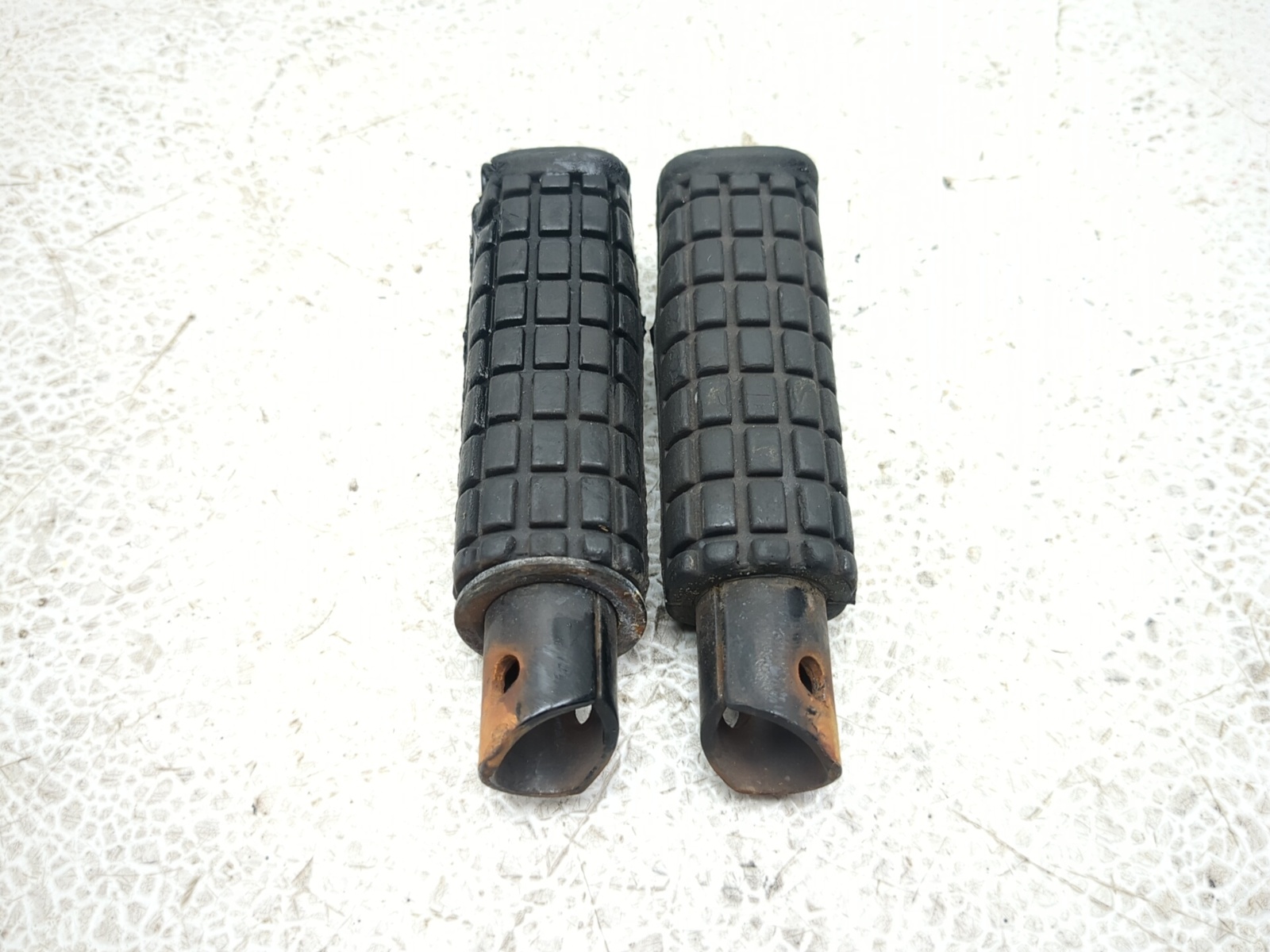 93-96 Honda CBR1000F Hurricane Rear Left Right Passenger Footpeg Step Mount