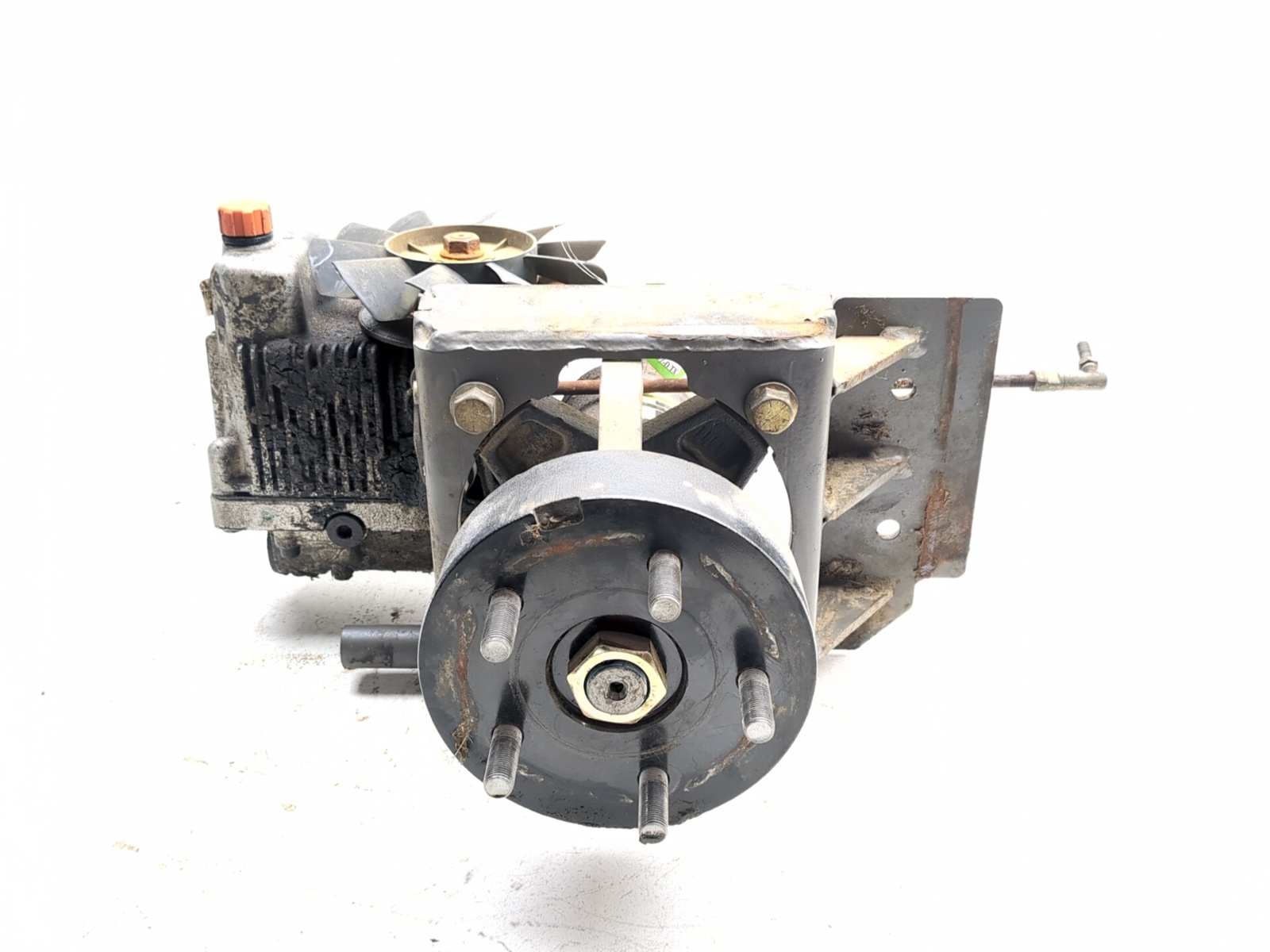 16-21 Spartan SRT-HD 61 Vanguard 32 Rear Left Hydrostatic