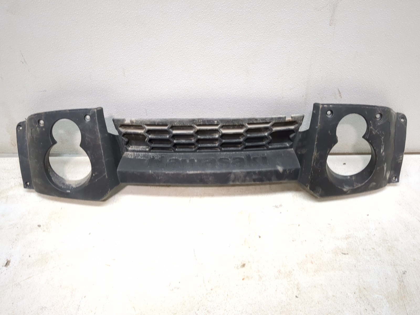 05-16 Kawasaki Mule 610 KAF400 Front Grille CRACKED 14091-0342A
