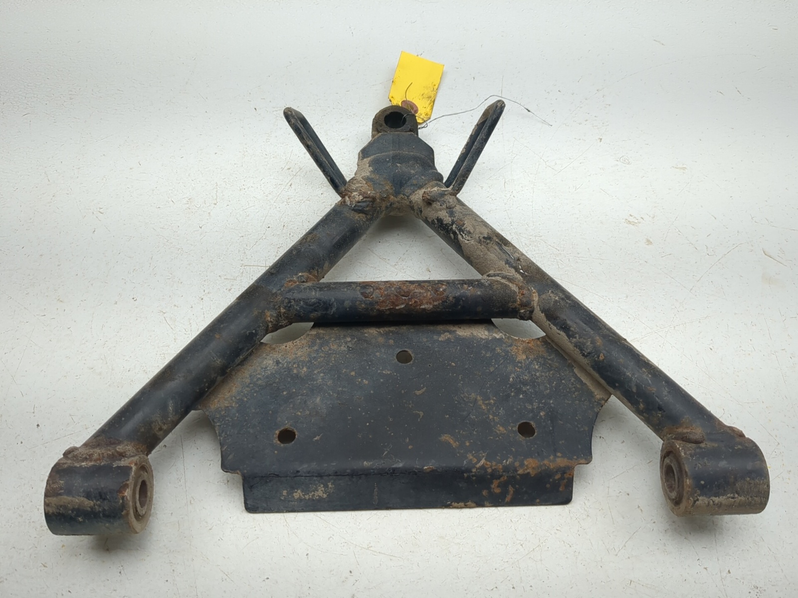 05-16 Kawasaki KAF400 Mule 610 Left Front Lower Control A-Arm 39007-0029 B