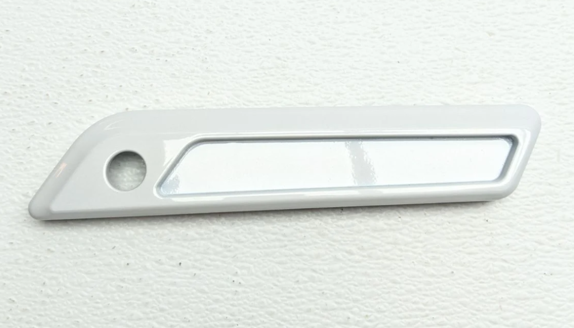 2021 Harley-Davidson FLHRXS OEM RH Saddlebag Faceplate, White 90200984EOB