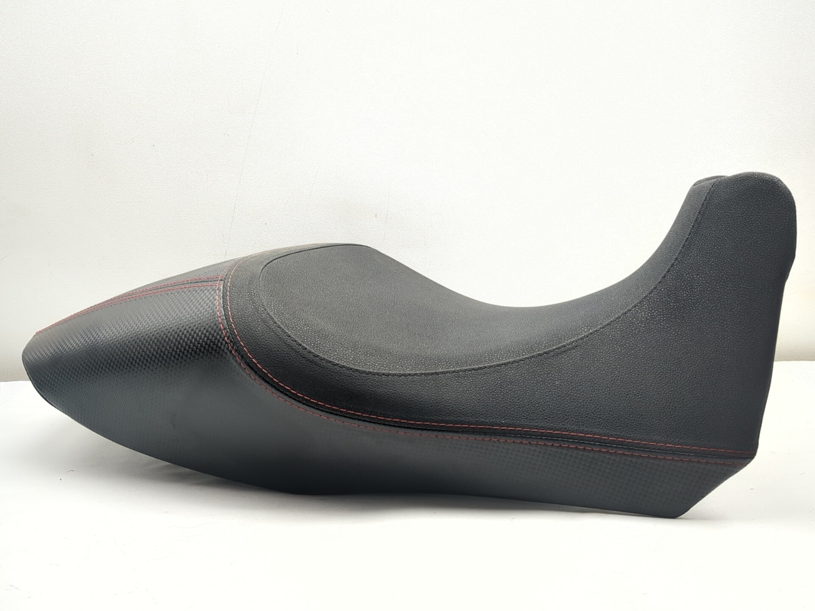 11-14 Ducati Diavel Front Seat Bench Saddle Driver 59521131C - Sun
