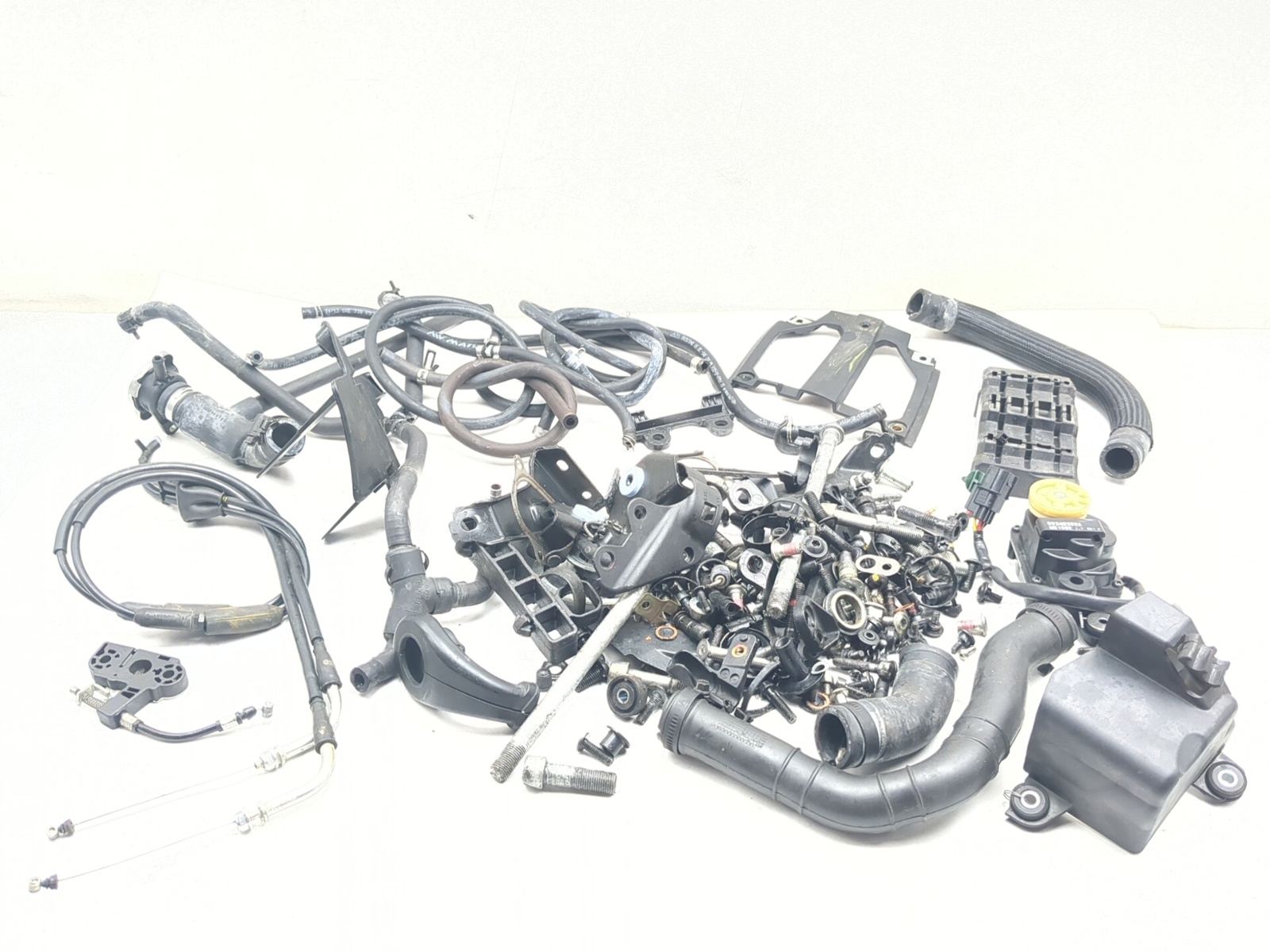 11-14 Ducati Diavel Exhaust Servo Throttle Cables Hoses & Nuts Bolts Kit