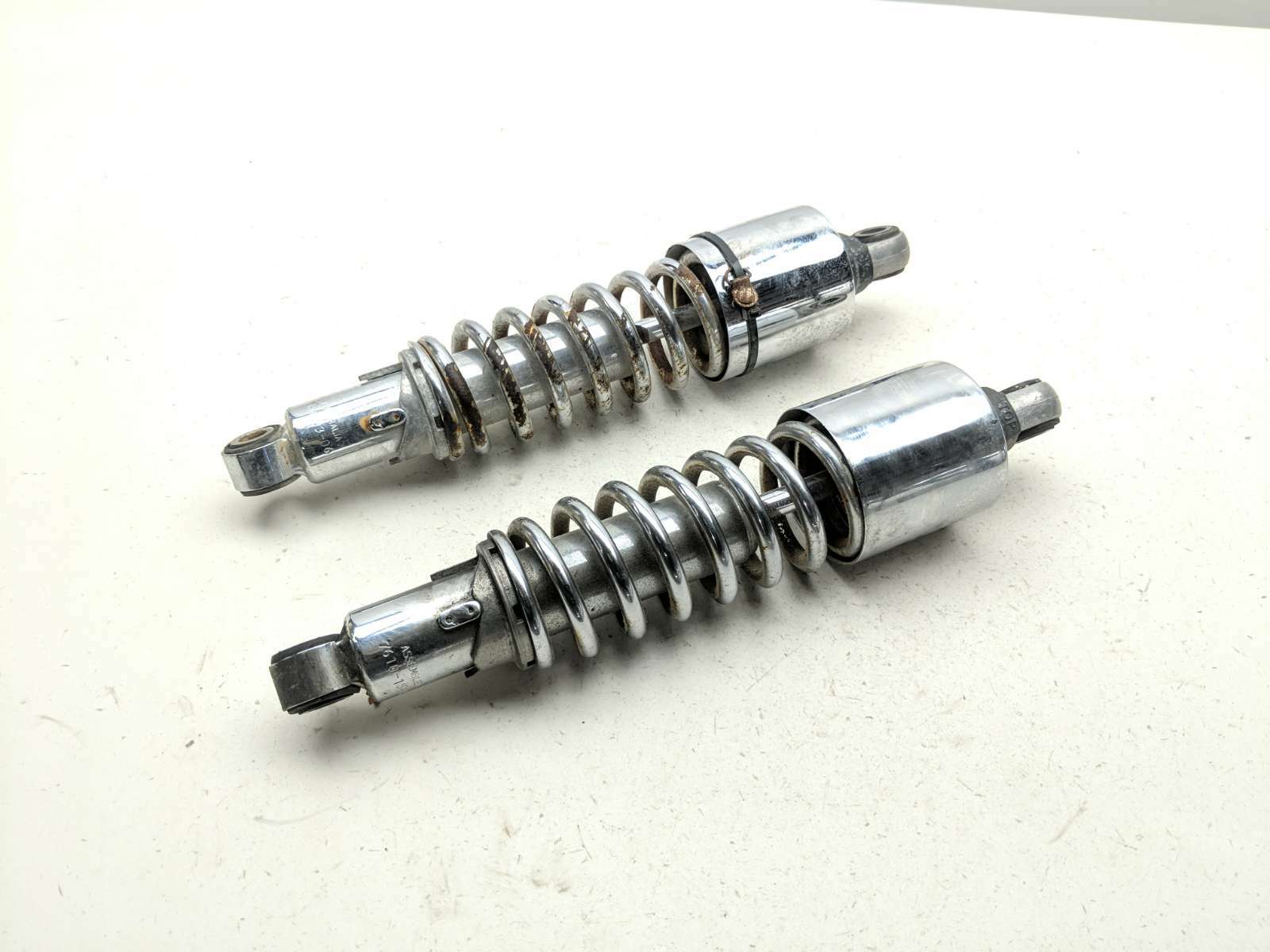 パン 98-03 Harley Davidson Sportster XL883 Chrome Rear Shock Suspension