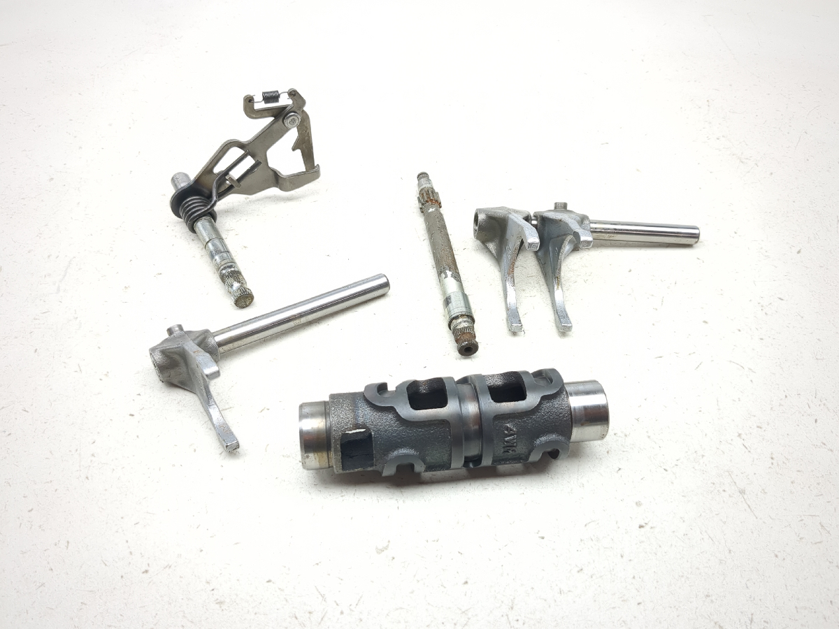 07 Yamaha Road Star Warrior XV1700 Transmission Shift Shifter Forks and Drum