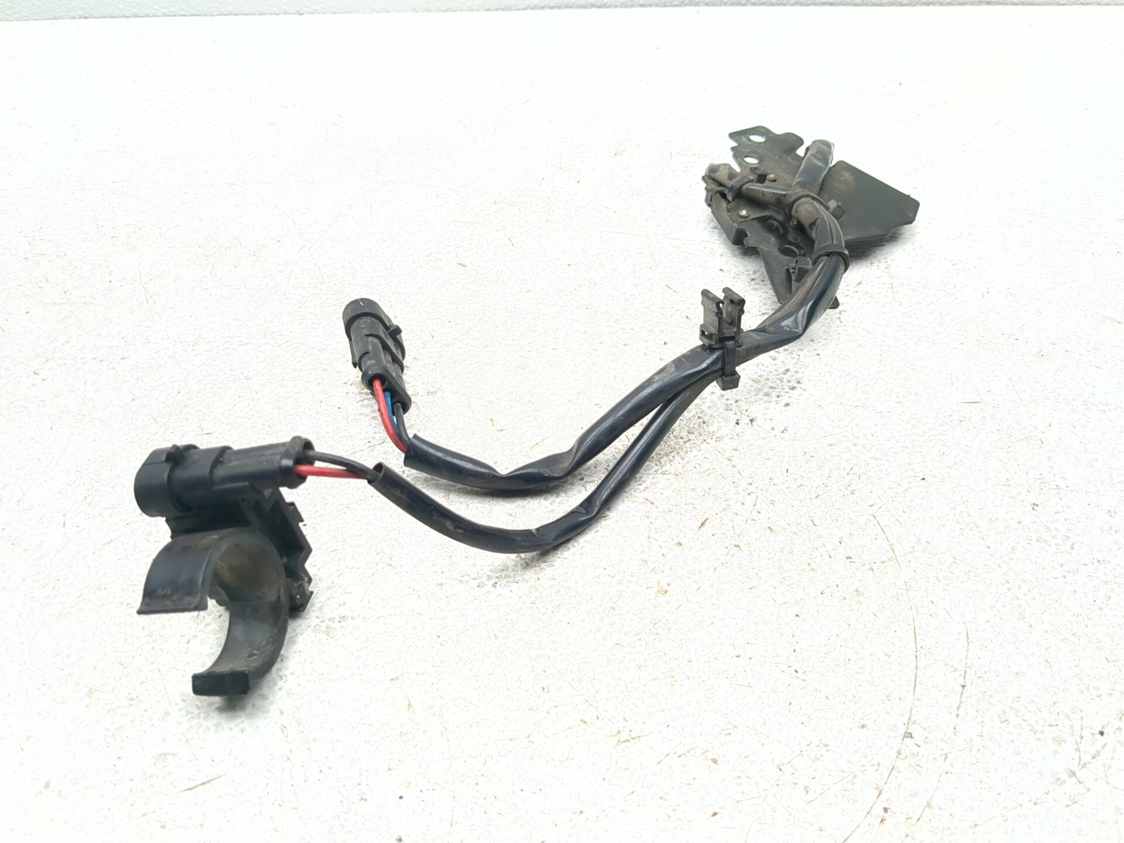 15-24 Can-Am Spyder F3 LTD SE6 Brake Light Switch Assembly