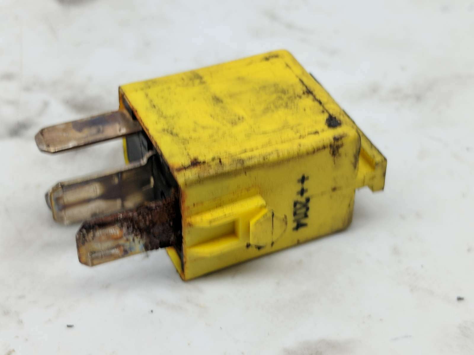 07 BMW F650 GS F650GS Relay 6902041