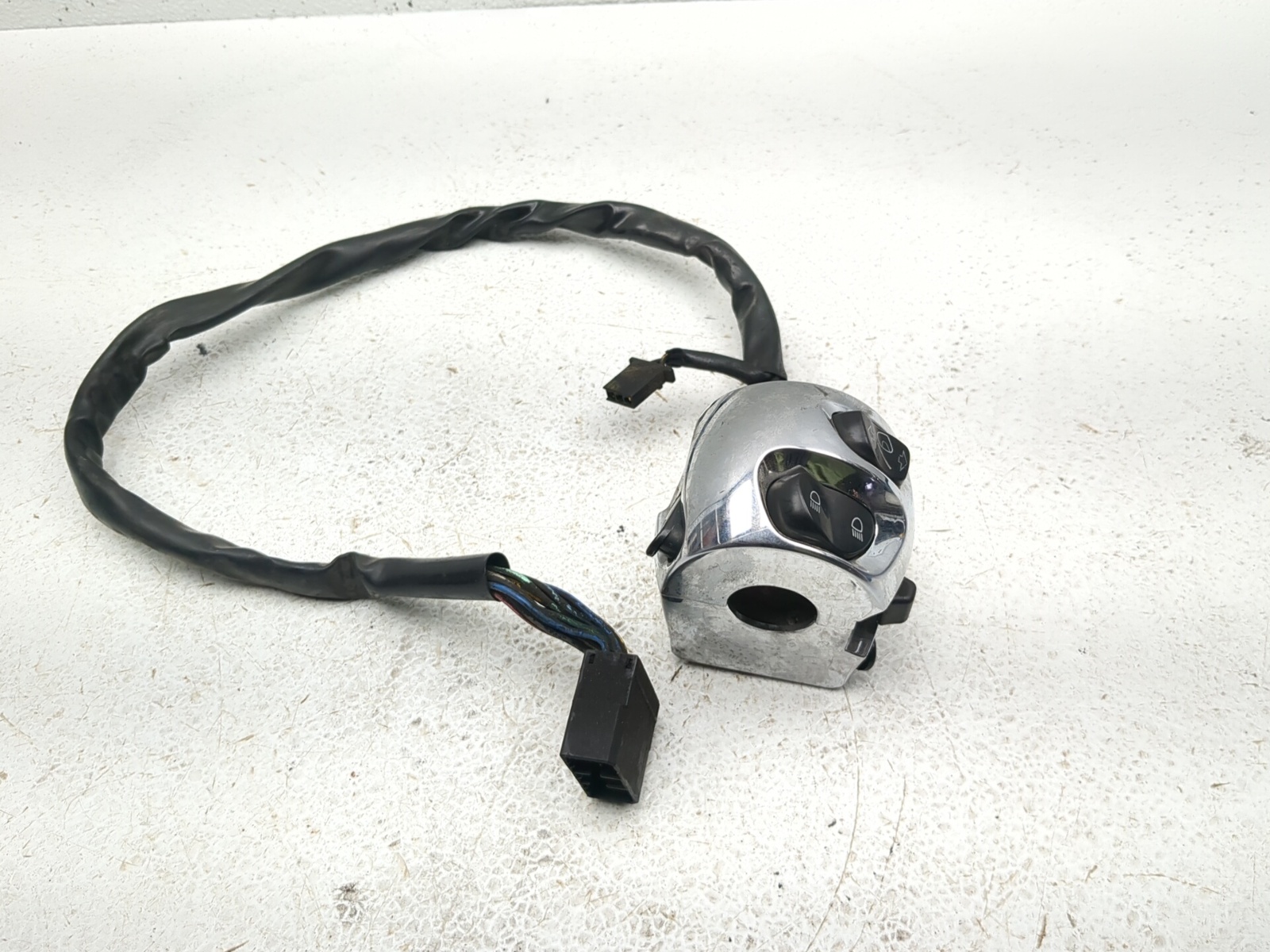 08-17 Victory Vision Deluxe Front Left Handlebar Control Switch 4011440