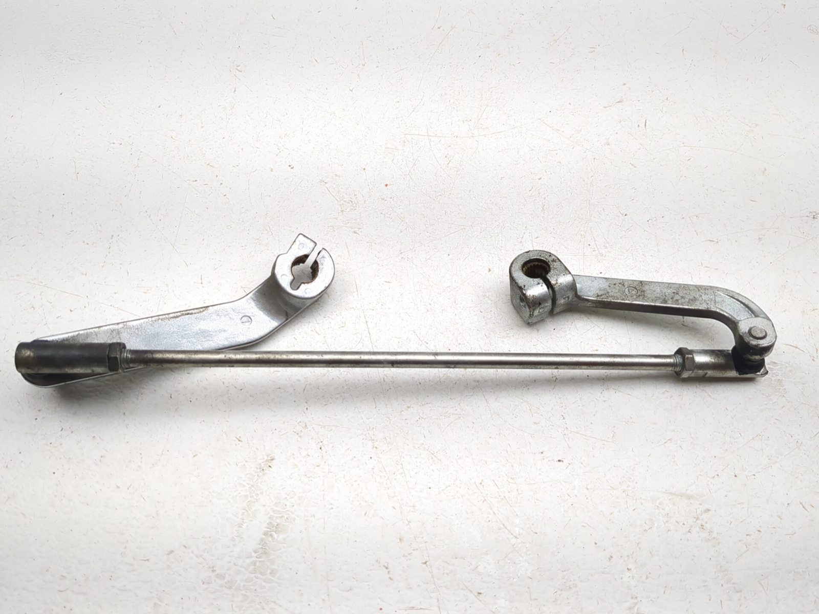 「ユー」 17-24 Harley-Davidson FLHTCUTG Tri Glide Ultra Left Shift Linkage