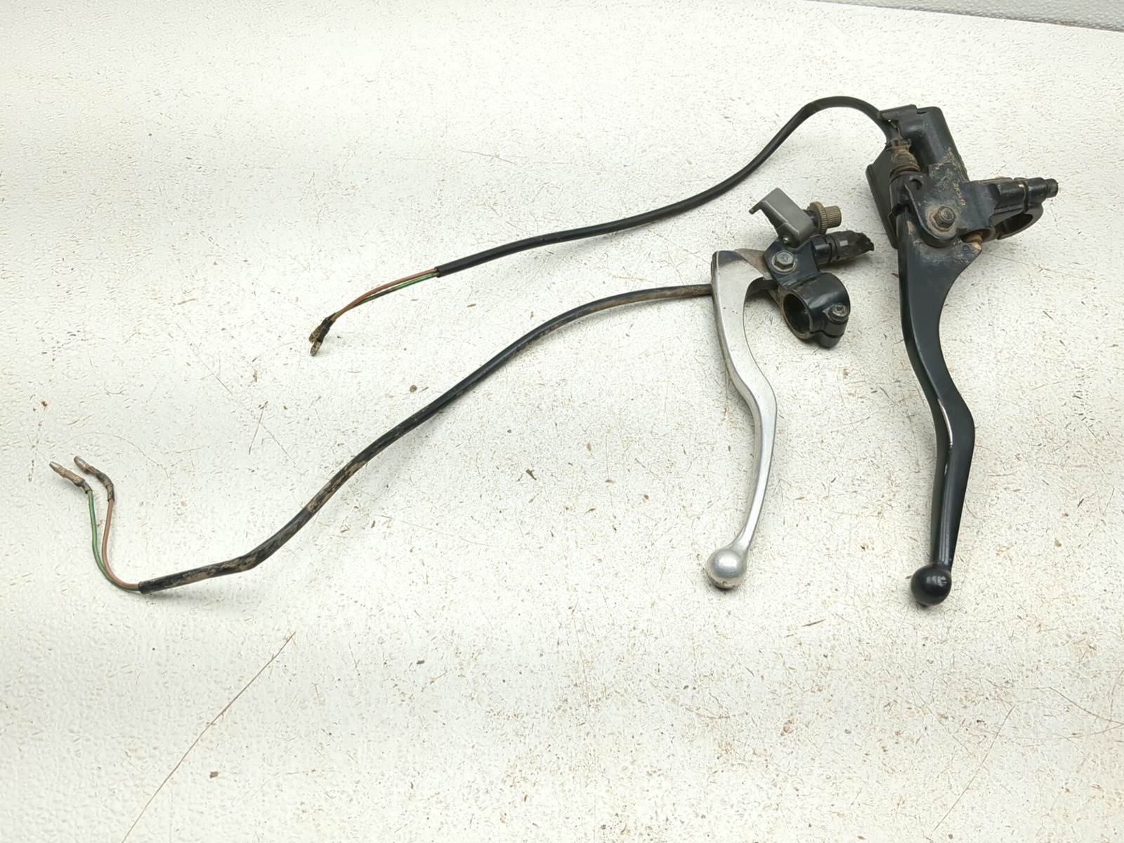05-26 Polaris Phoenix 200 Front Brake Master Cylinder Lever W