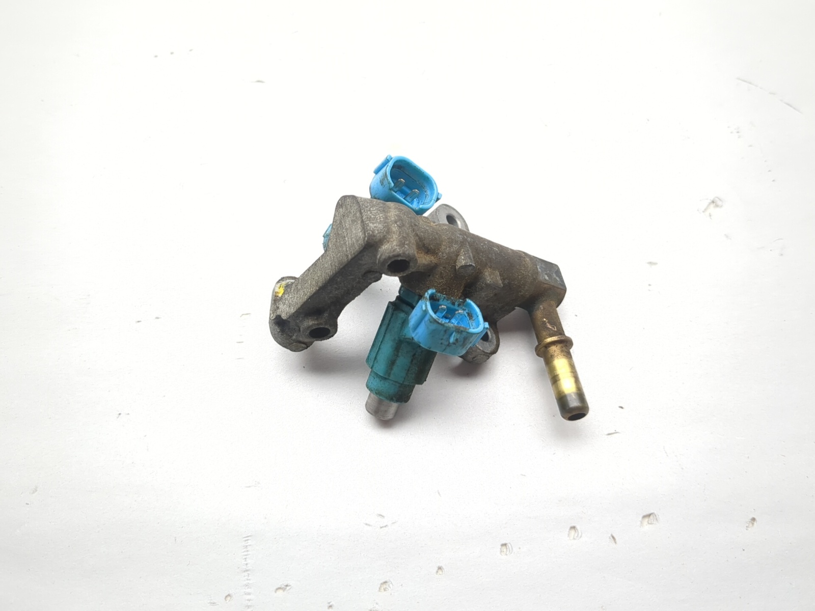 03-08 Kawasaki VN1600 Vulcan Classic Fuel Injector with Rail 16165-1002