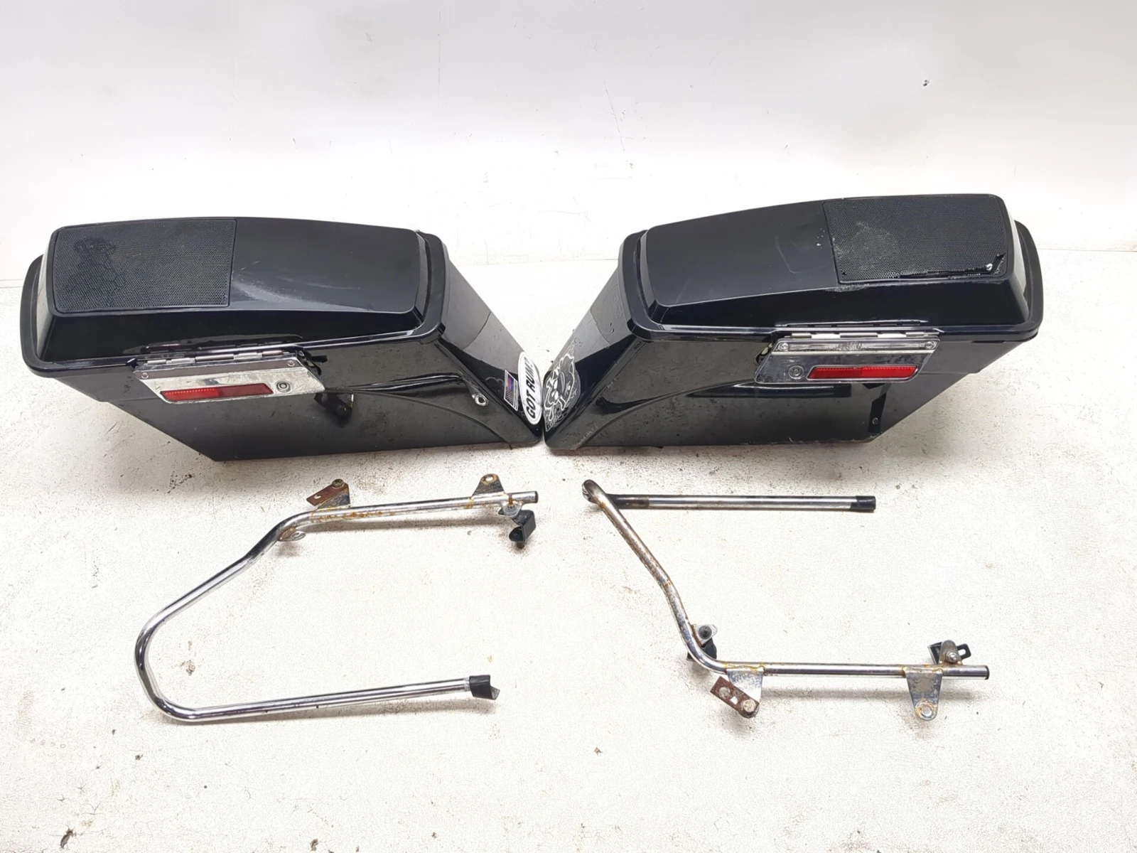 03-08 Kawasaki VN1600 Vulcan Classic Left Right Saddlebag W/ Rail Set K53000-188