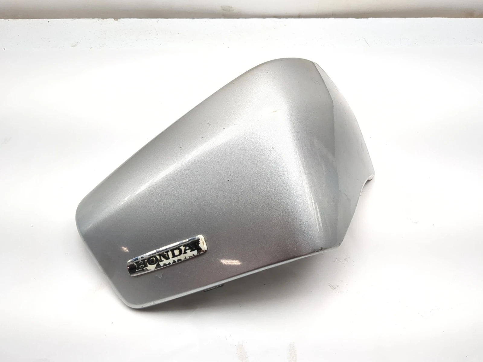 04-09 Honda VT750C Shadow Aero 750 Right Side Cover 83510-MEG-000ZG
