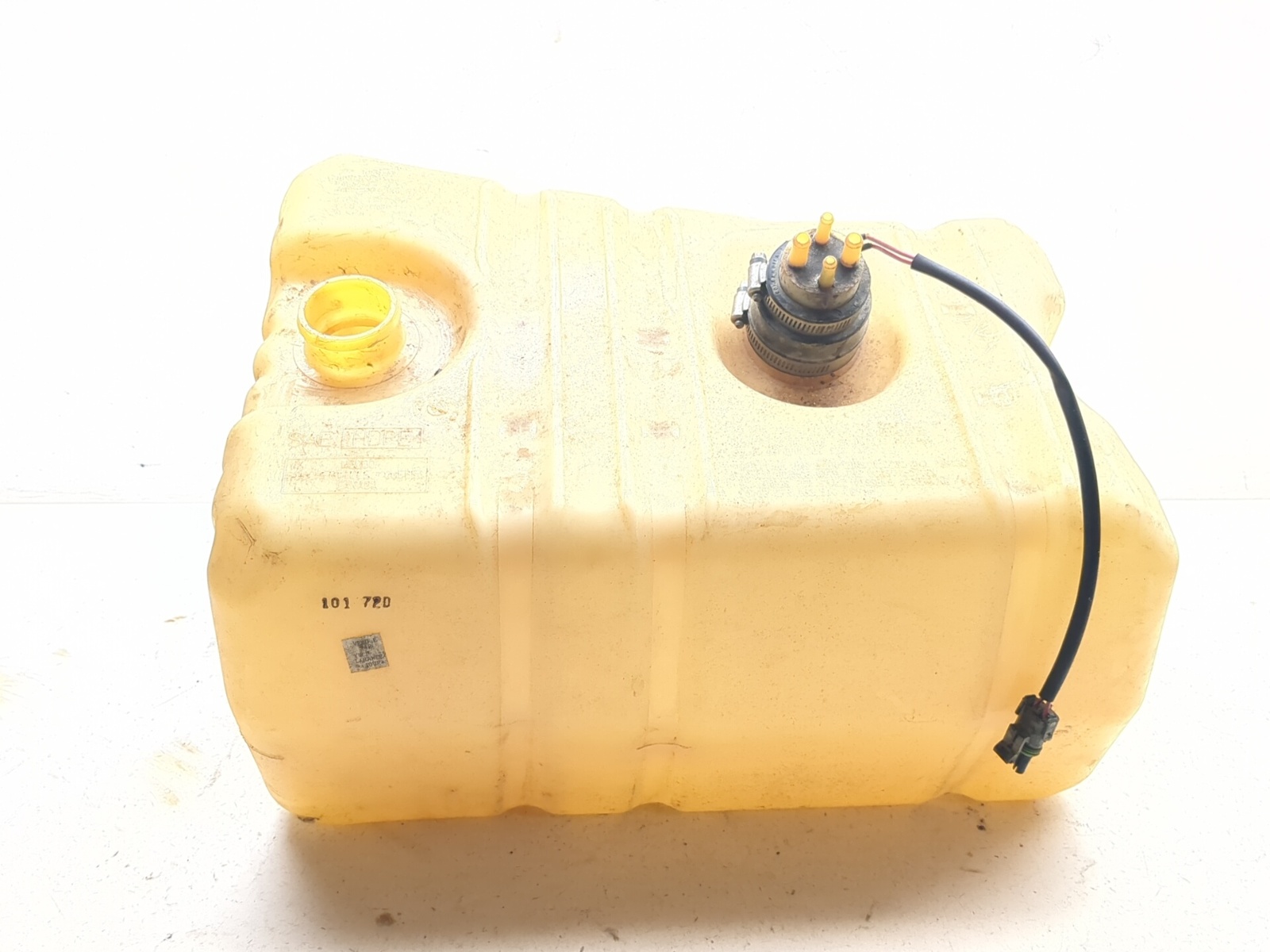 97-04 Seadoo XP 787CC Gas Fuel Tank 275500337 - Sun Coast Cycle