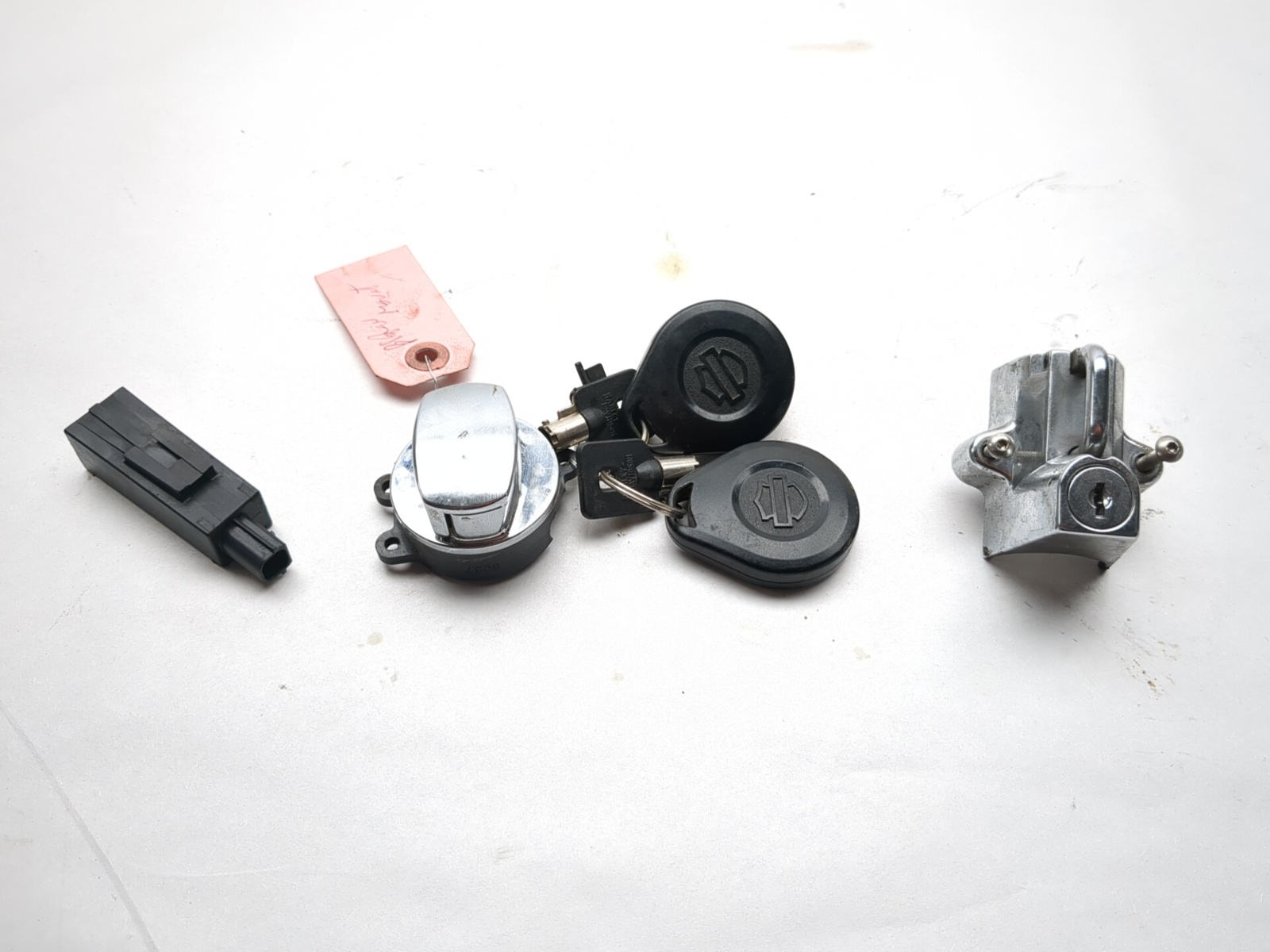 08-13 Harley Davidson Road King FLHR Ignition Switch Lock Fob Set