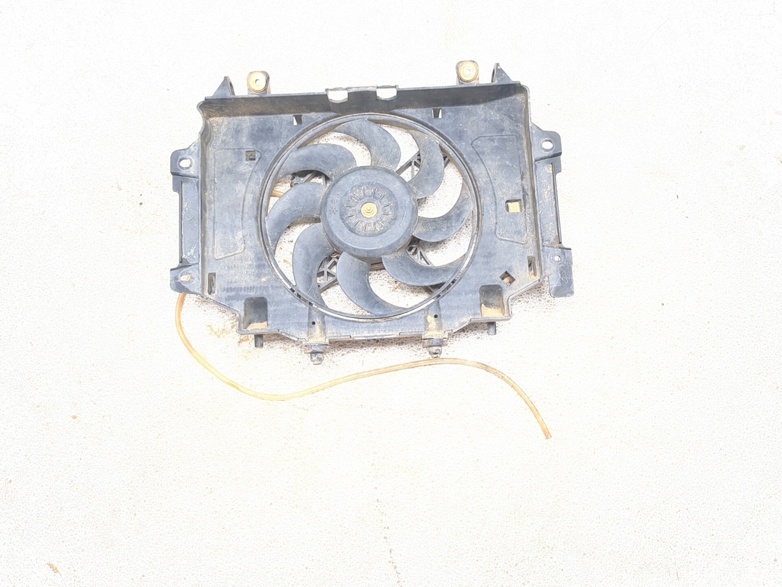 23-25 Can Am Outlander DPS 500 Front Radiator Cooling Fan Assembly Motor Cooler