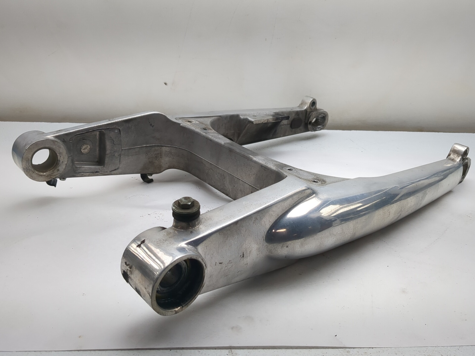 S❇ 02-06 Harley Davidson VROD VRSCA Rear Swingarm 48372-01 - Sun