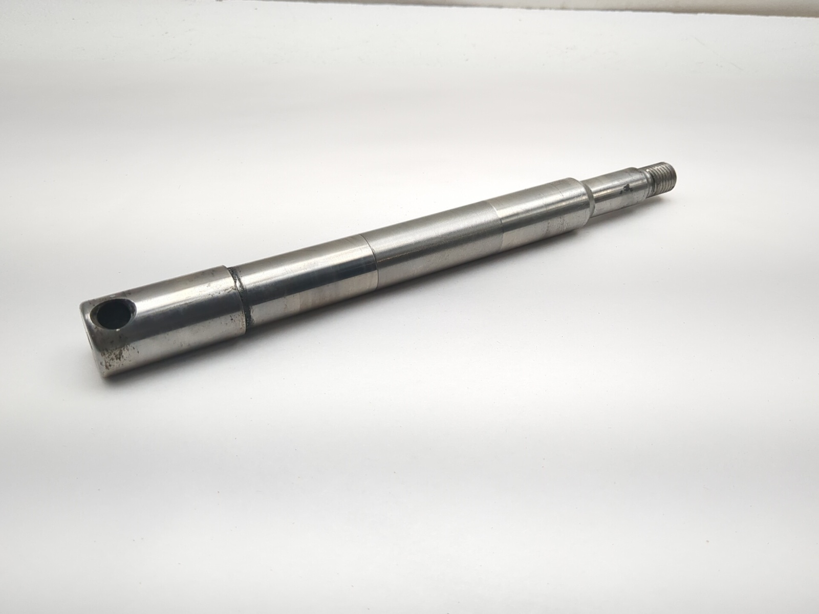 ゼロ 02-06 Harley Davidson VROD VRSCA Front Wheel Axle Bolt Shaft 41540