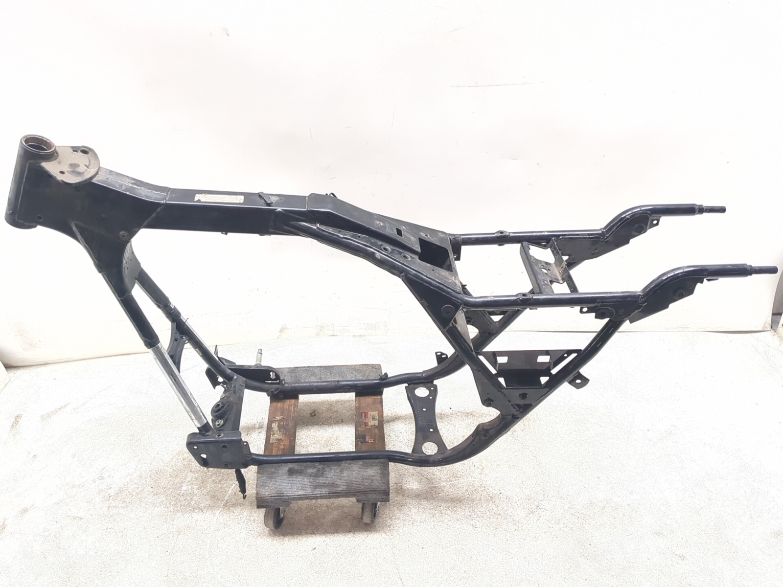 99-06 Harley Davidson Road Glide FLTRI Main Frame Chassis STRAIGHT