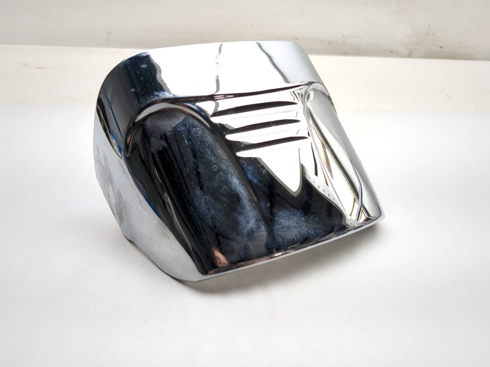06 Harley Davidson Street Glide FLHXI Rear Tail Light Visor Cover