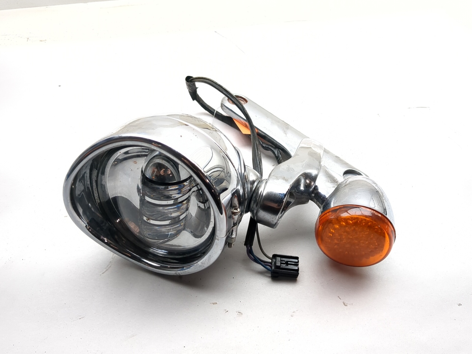 06 Harley Davidson Street Glide FLHXI Front Left Passing Lamp