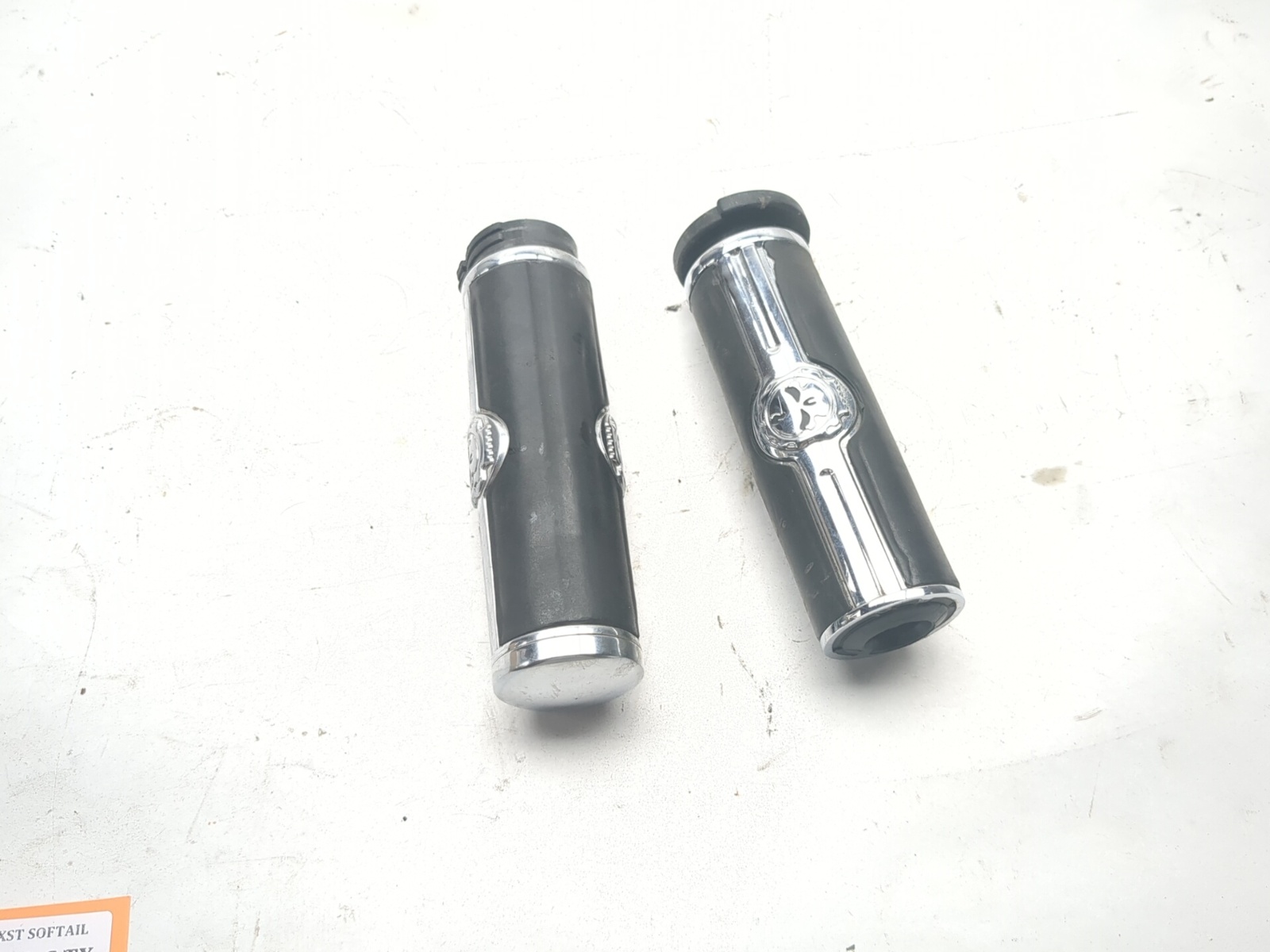 00-06 Harley Softail FXST Front Left Right Handlebar Grips Set 56740-04