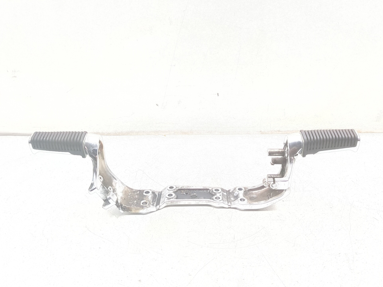 05-09 Suzuki S50 Boulevard VS800 Front Driver Foot Peg Mount