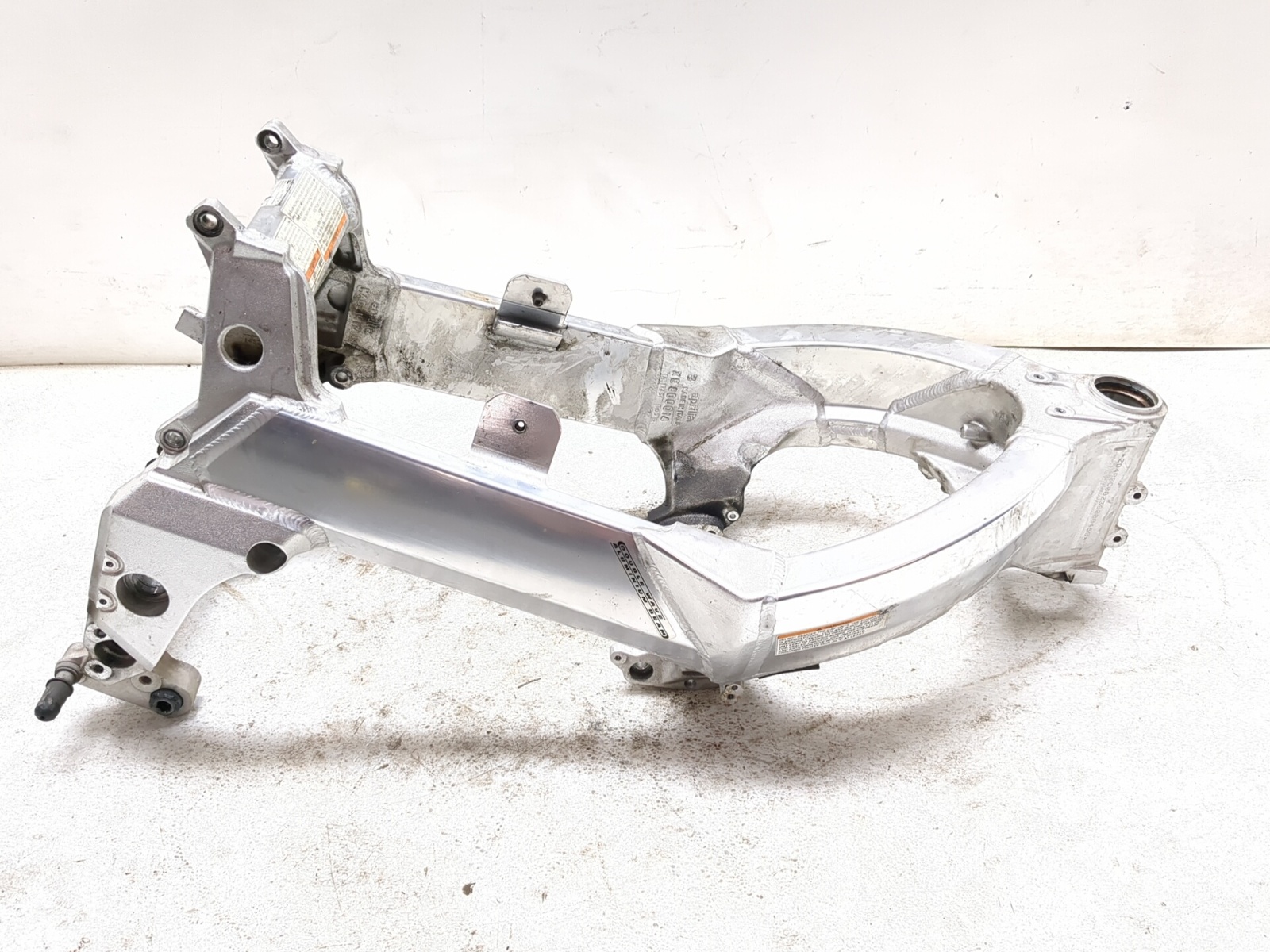01-07 Aprilia Caponord ETV 1000 Main Frame Chassis STRAIGHT CLN