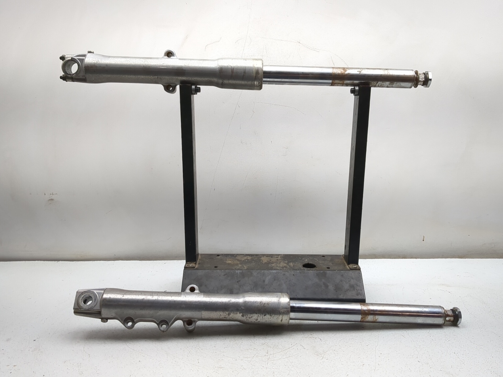07-17 Harley Davidson Softail Deluxe FLSTN Front Forks Set STRAIGHT 45915-07