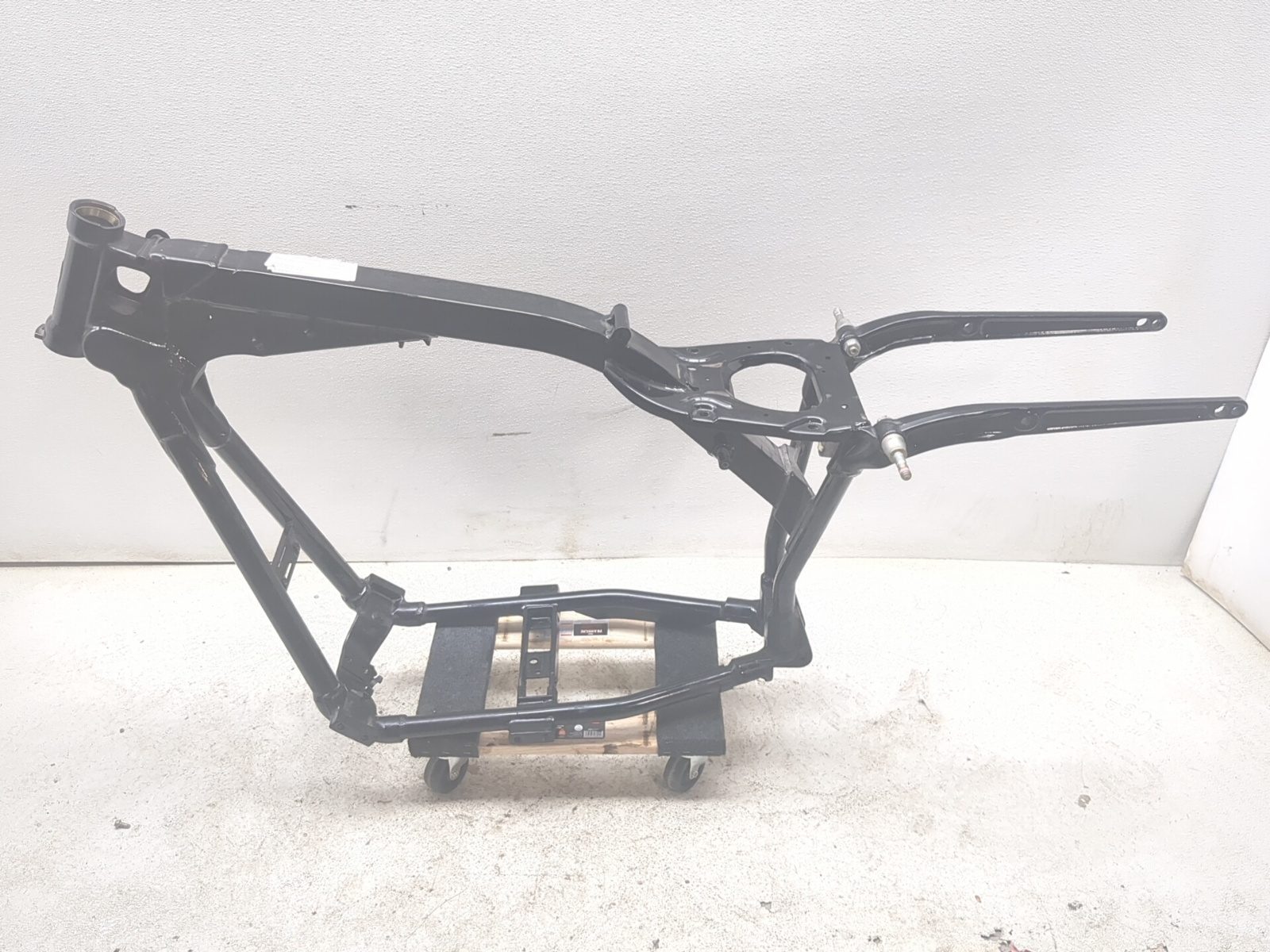 12-16 Harley Davidson FLD Dyna Switchback Main Frame Chassis