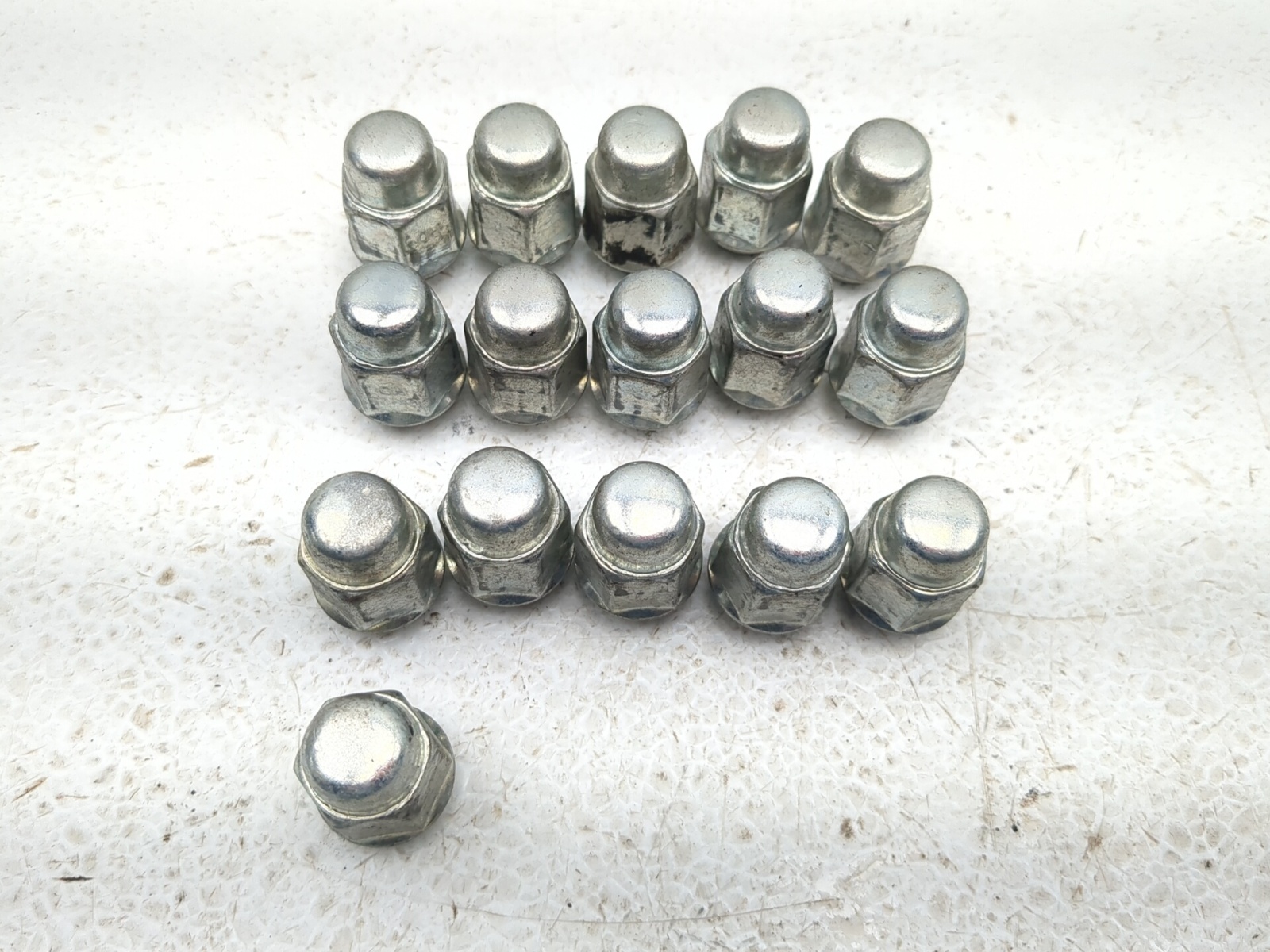 20-25 Massimo T-Boss 410 Lug Nut Set