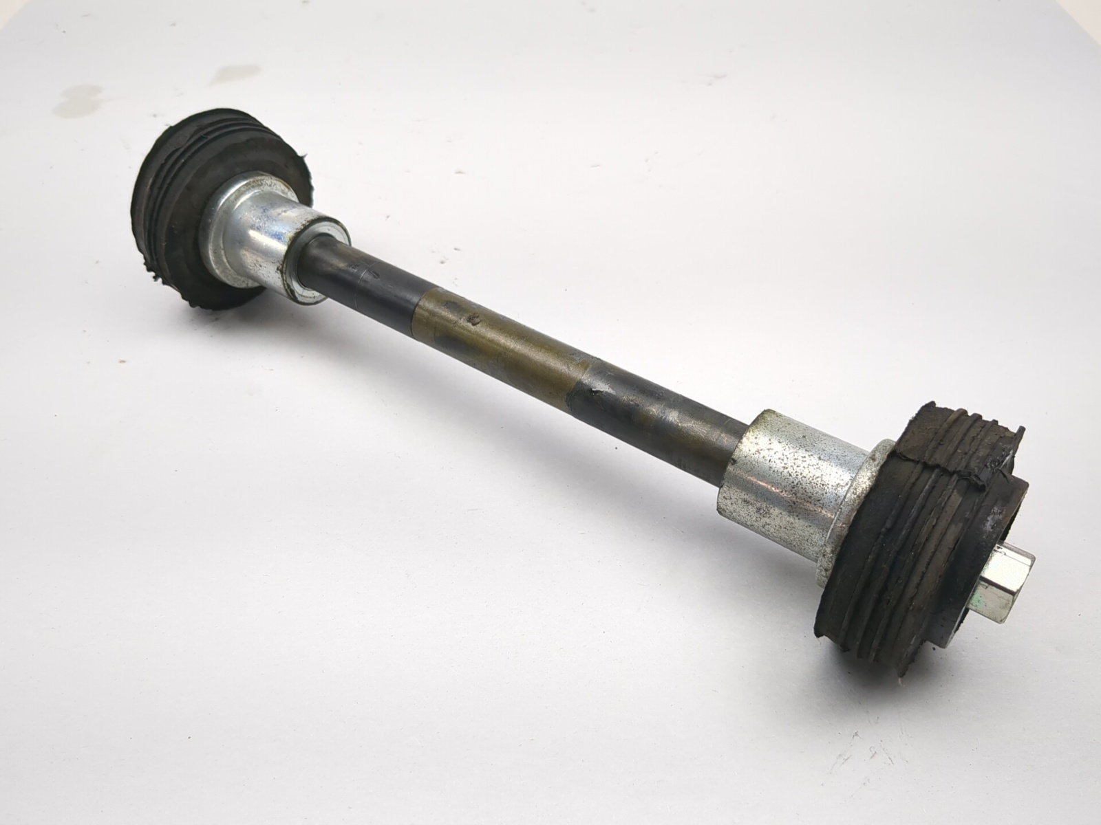 専用ページ　S-2 05-06 Harley Davidson Street Glide FLHXI Rear Swingarm Pivot Shaft