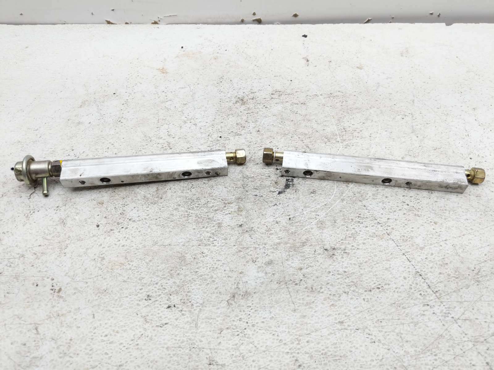 98-01 Honda VFR800 FI Interceptor Fuel Injector Rails Distributors