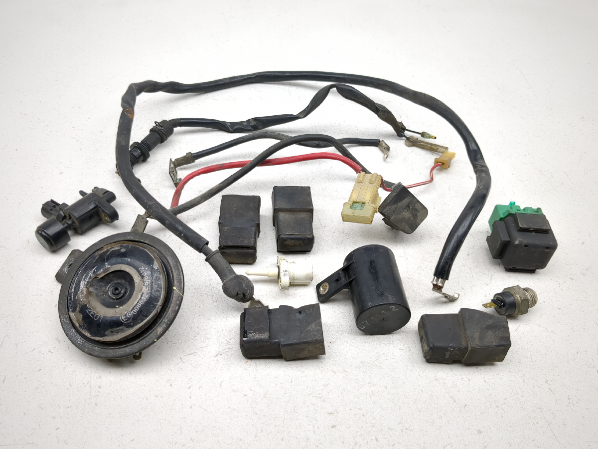 98-01 Honda VFR800 FI Interceptor  Relay Set Horn Starter Battery Temp Sensor