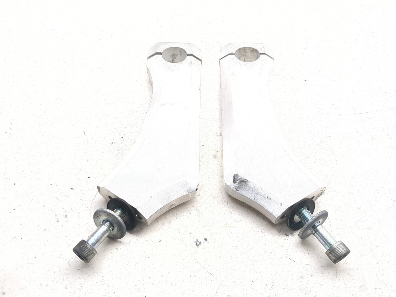 06-24 Suzuki VZR1800 M109R Boulevard Left Right Handlebar Riser