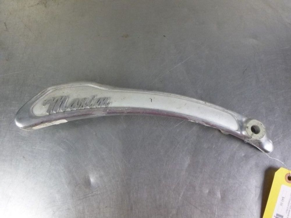 Yamaha XJ 700 Left Rear Fender Strut B