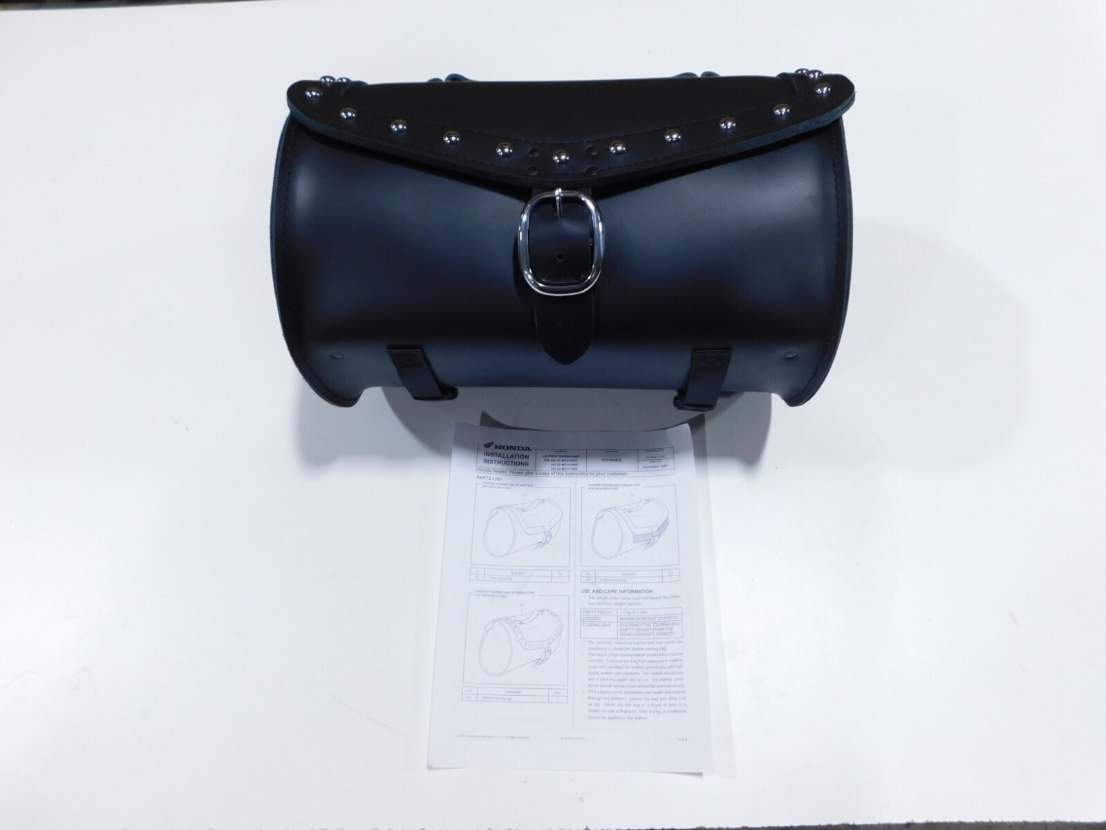 カップ 02-15 Honda VTX1300 VTX1800 VT750 Studded Touring Saddle Bag 08L52