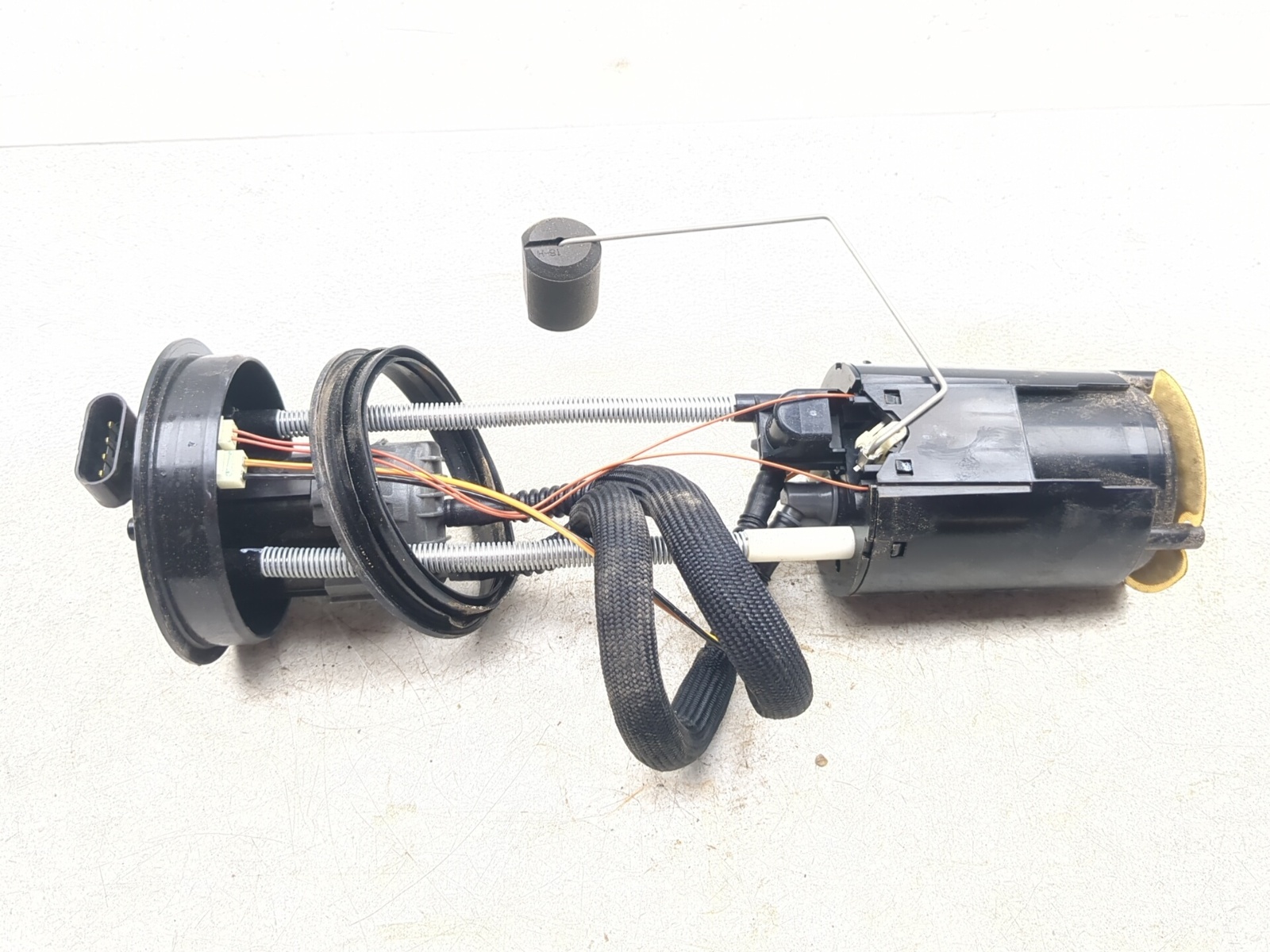 17-25 Can Am Maverick X3 XMR Turbo R Fuel Pump Assembly 709001057