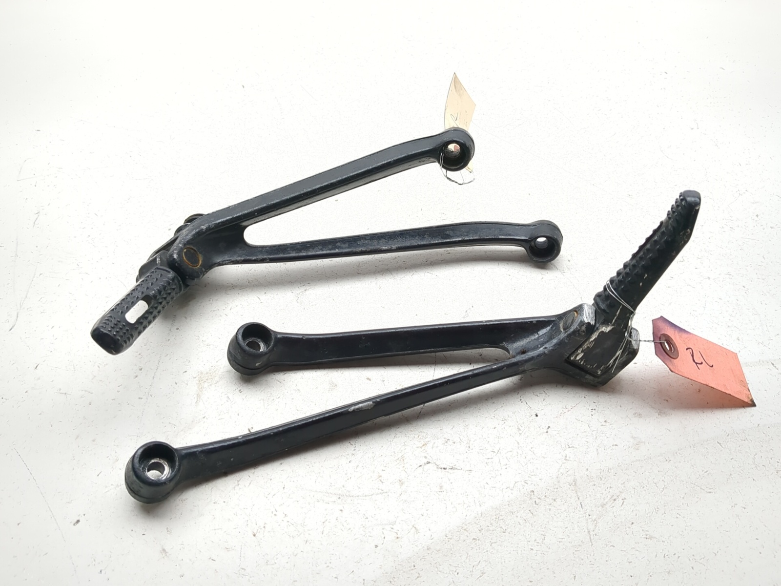 15-18 BMW S1000RR Rear Left Right Passenger Foot Peg Set 46718521680 46718521681