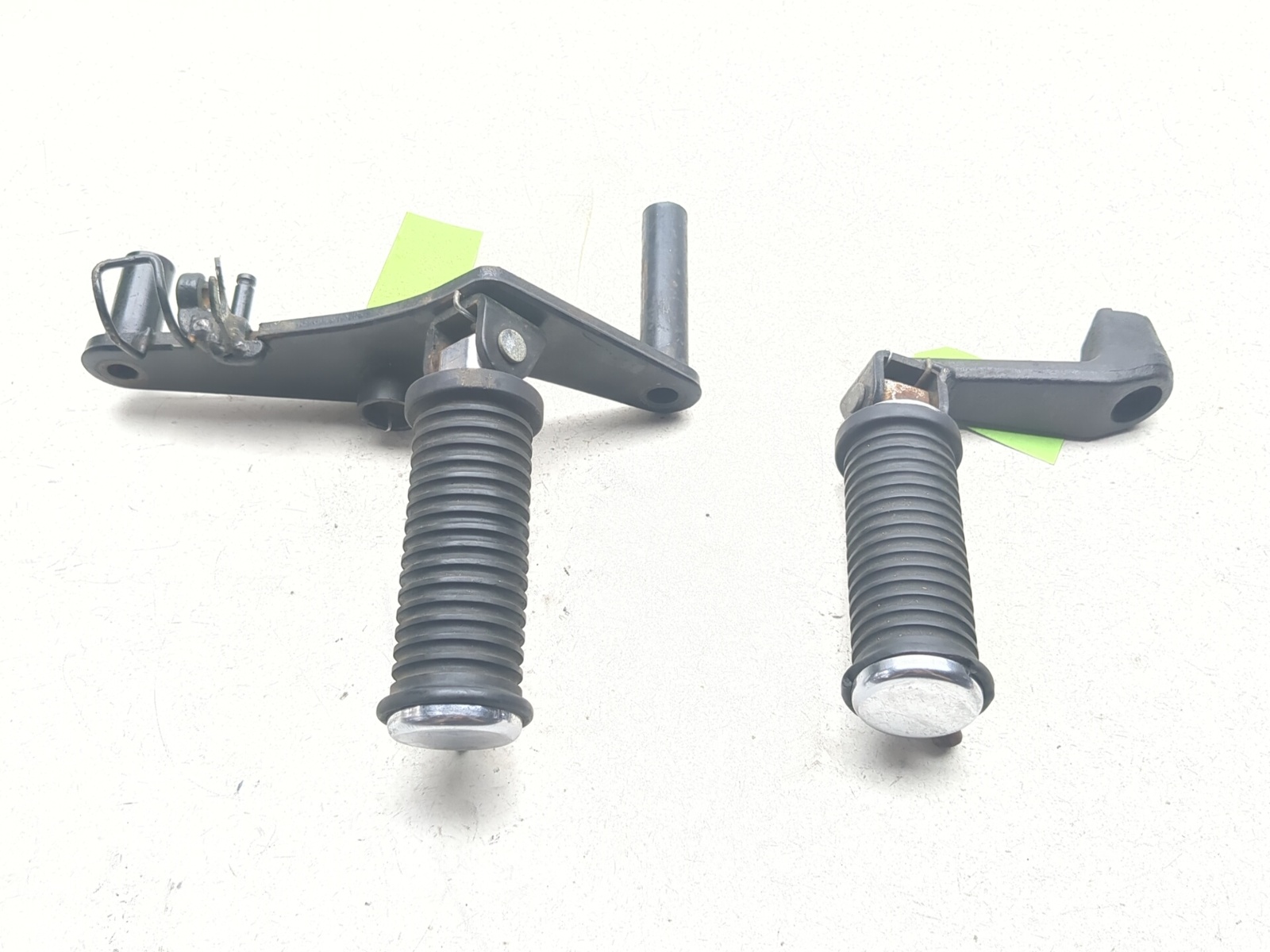 きゃ5431 96-09 Kawasaki Vulcan 500 EN500C Front Left Right Foot Peg Set