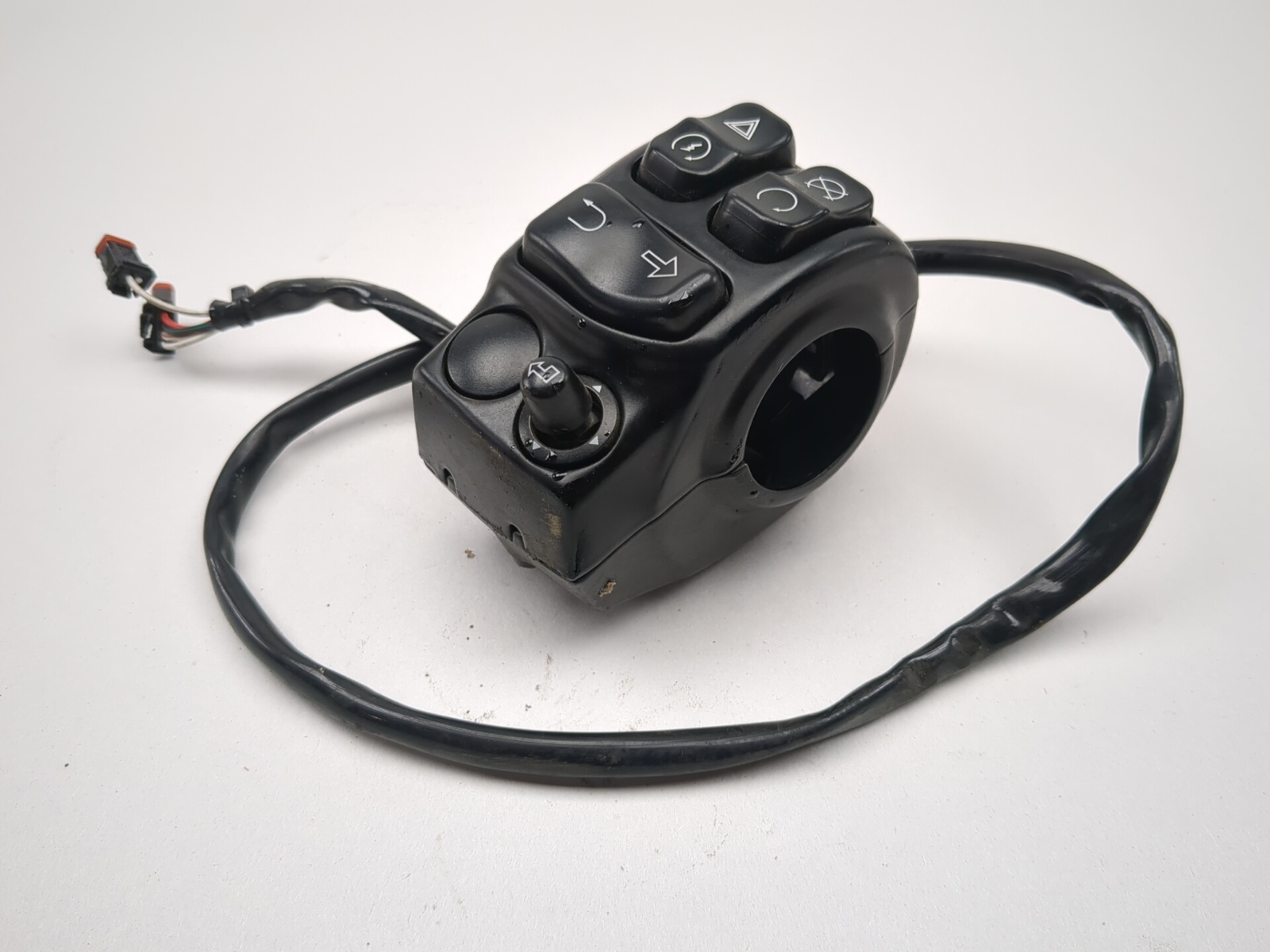 17-23 Harley Street Glide FLHX Front Right Handlebar Switch