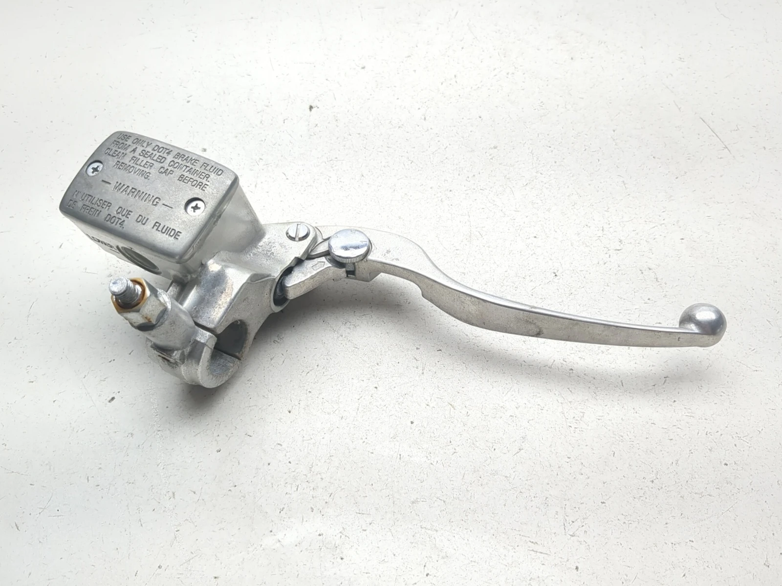 05-08 Kawasaki VN1600 Vulcan Nomad Front Right Brake Master Cylinder 43015-0007