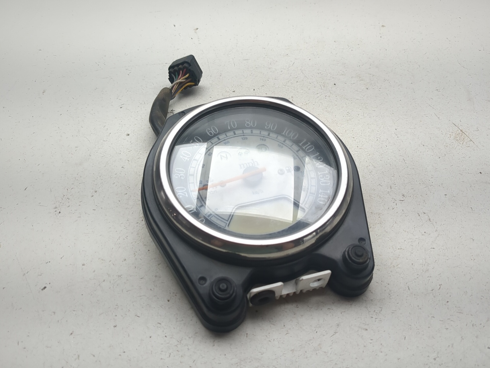 05-08 Kawasaki VN1600 Vulcan Nomad Front Speedometer Gauge 28011