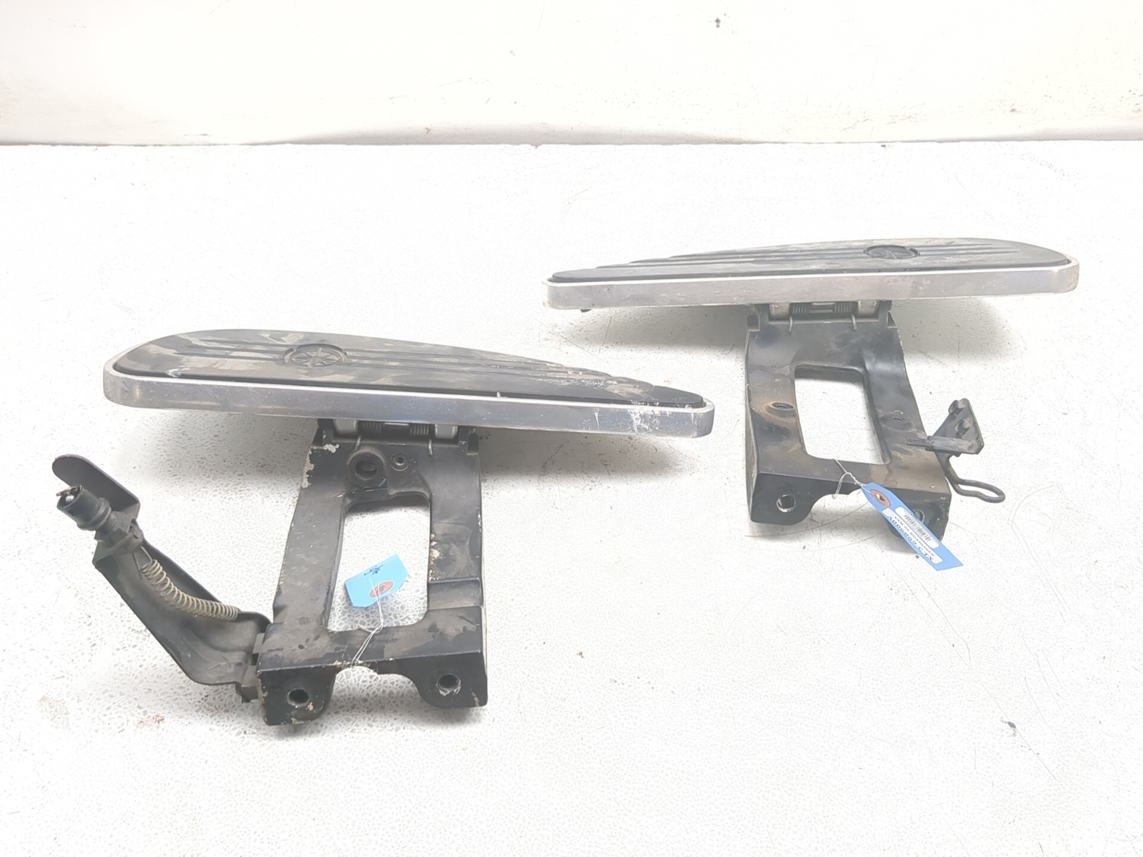 06-14 Yamaha Roadliner XV1900 A Front Left Right Floorboard Set