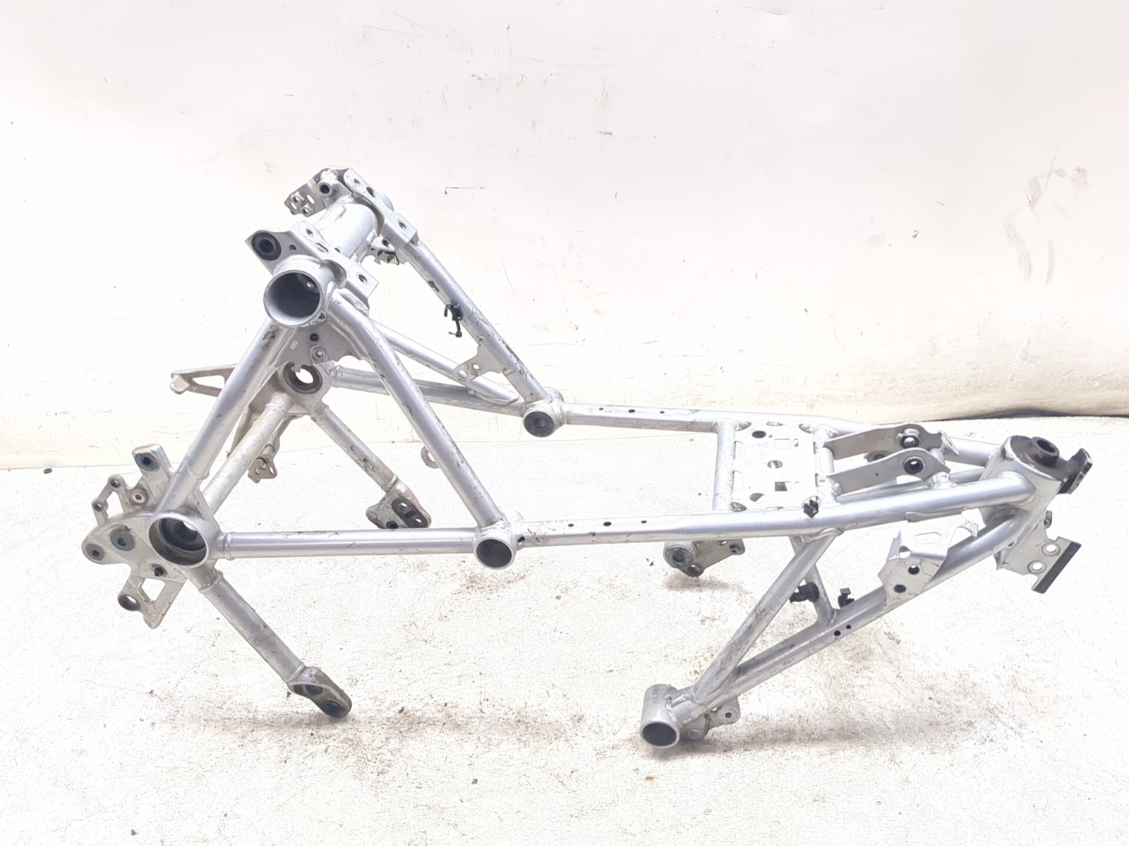 14-18 BMW R1200 R1200RT Main Frame Chassis STRAIGHT CLN