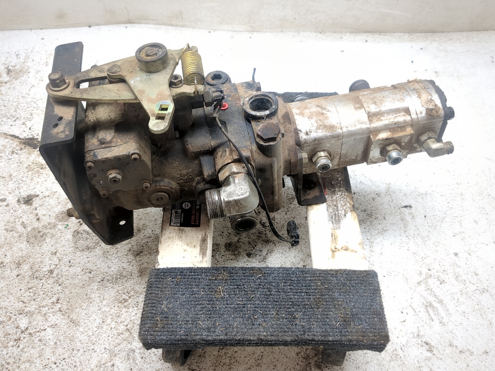 08-14 John Deere 7700 Precision Mower Hydrostatic Traction Drive