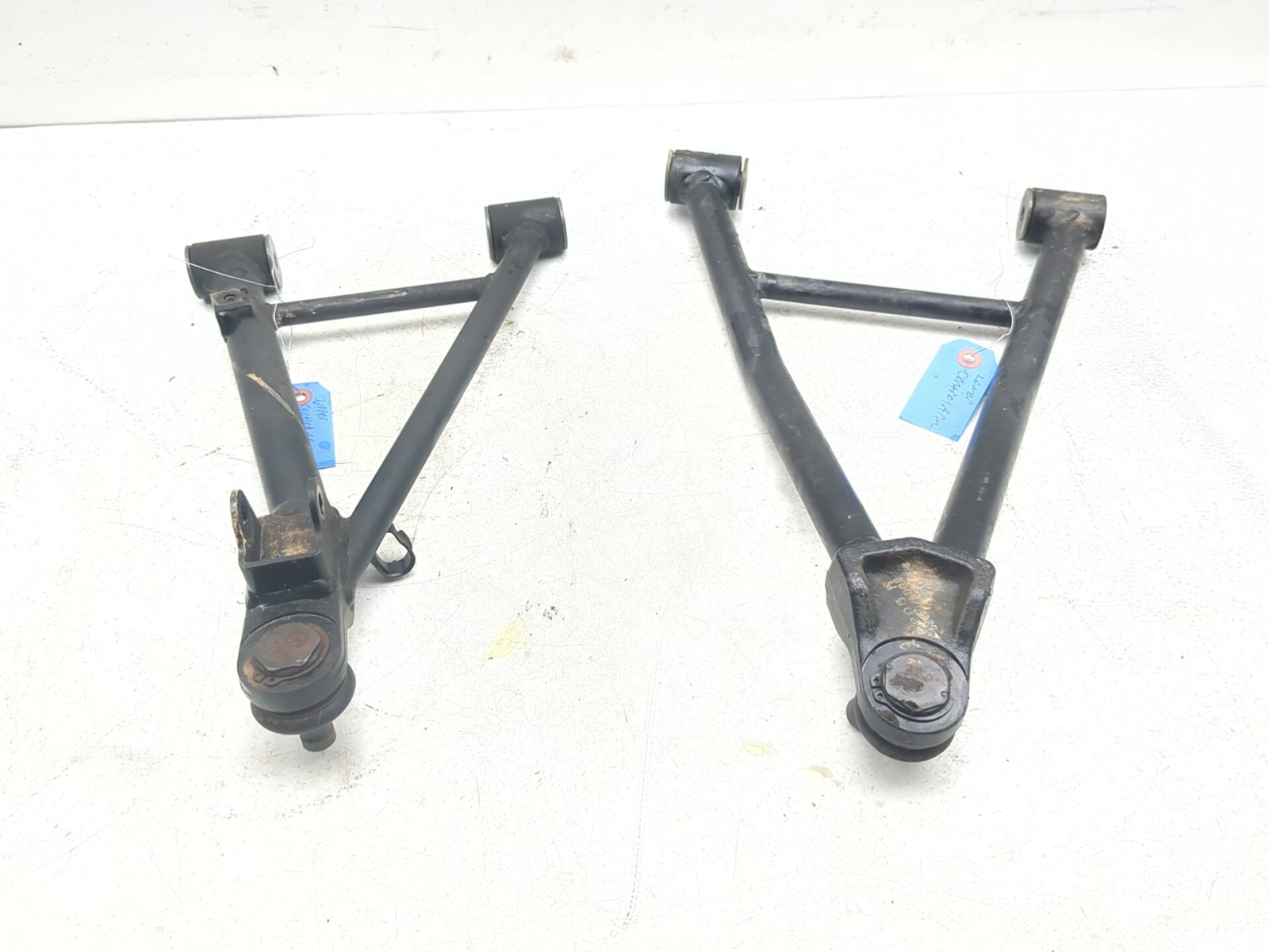 14-22 Kymco UXV700i UXV Front Right Upper Lower Control Arm Set 53450-LKM8-900
