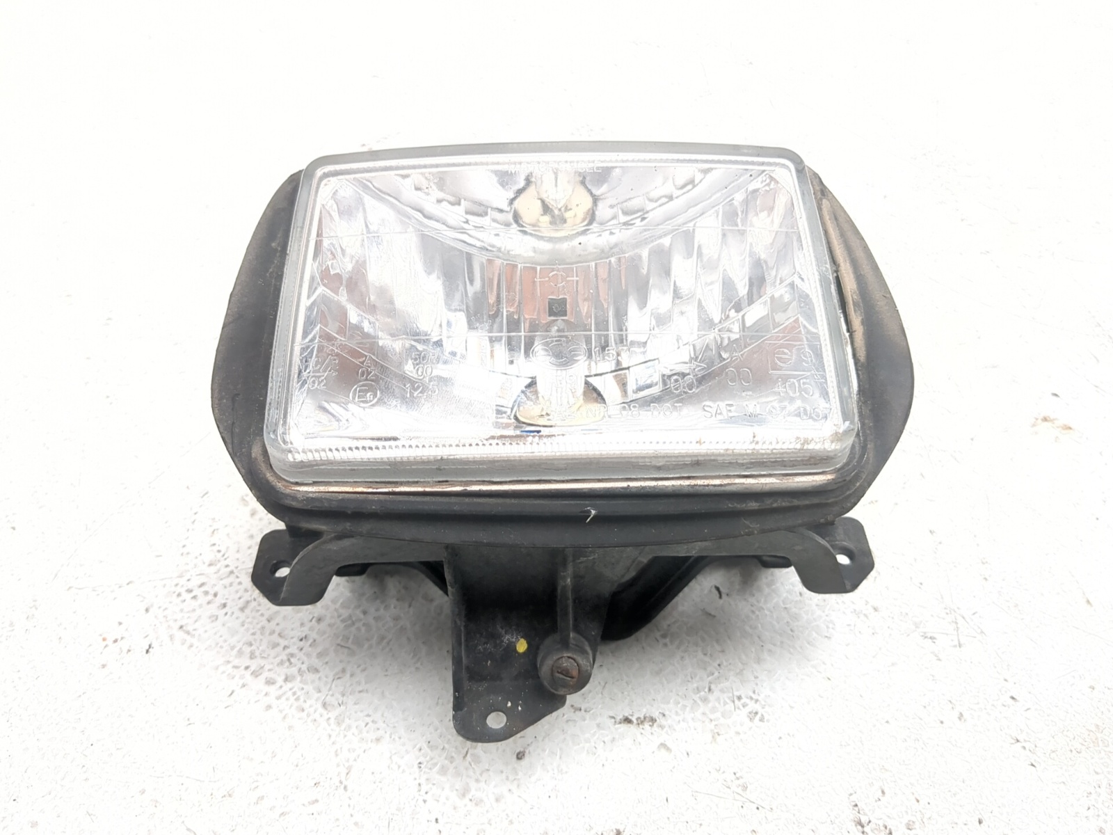 05-14 Vespa LX 50 Front Headlight